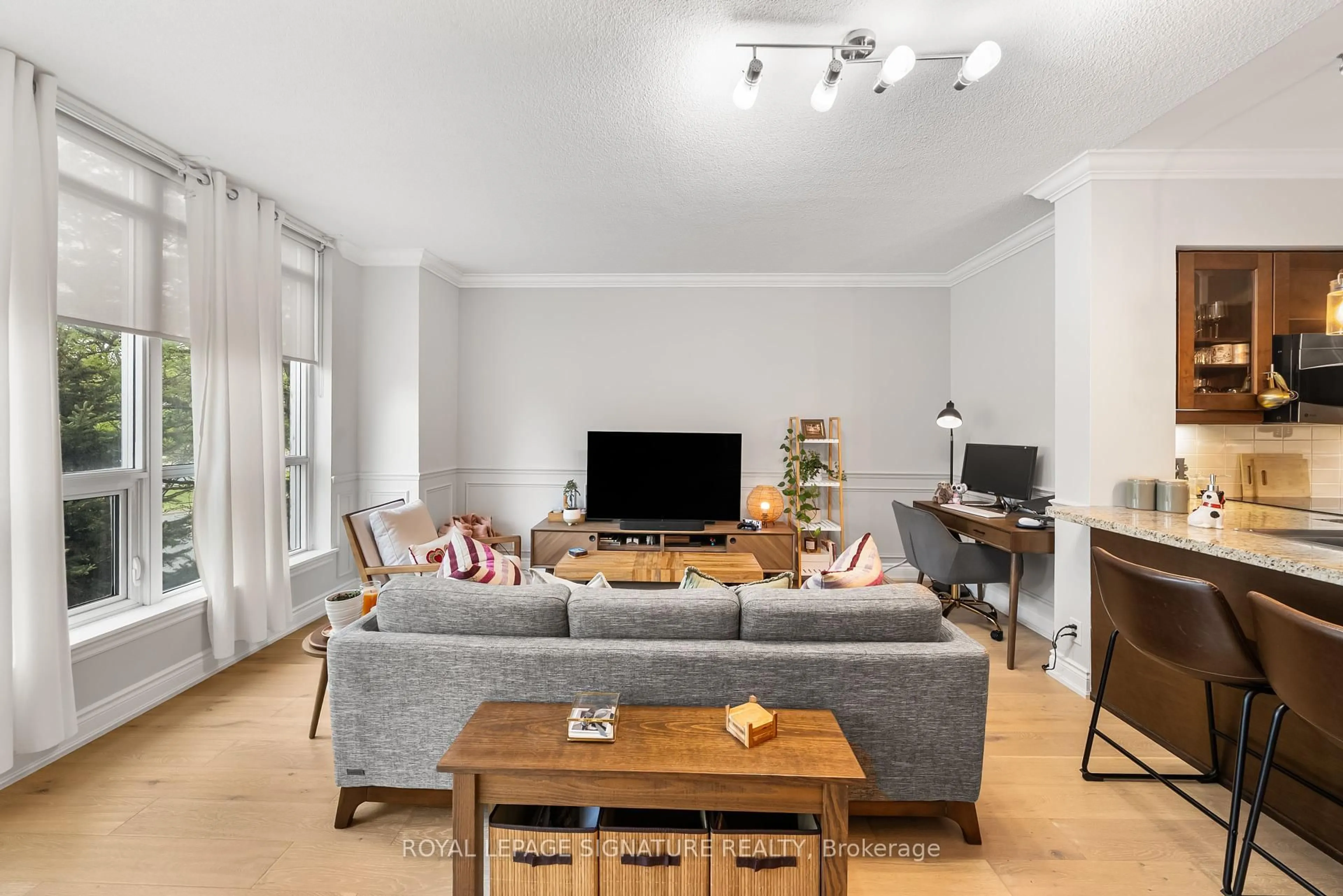 Living room with furniture, unknown for 1900 Lakeshore Blvd #202, Toronto Ontario M6S 1A4