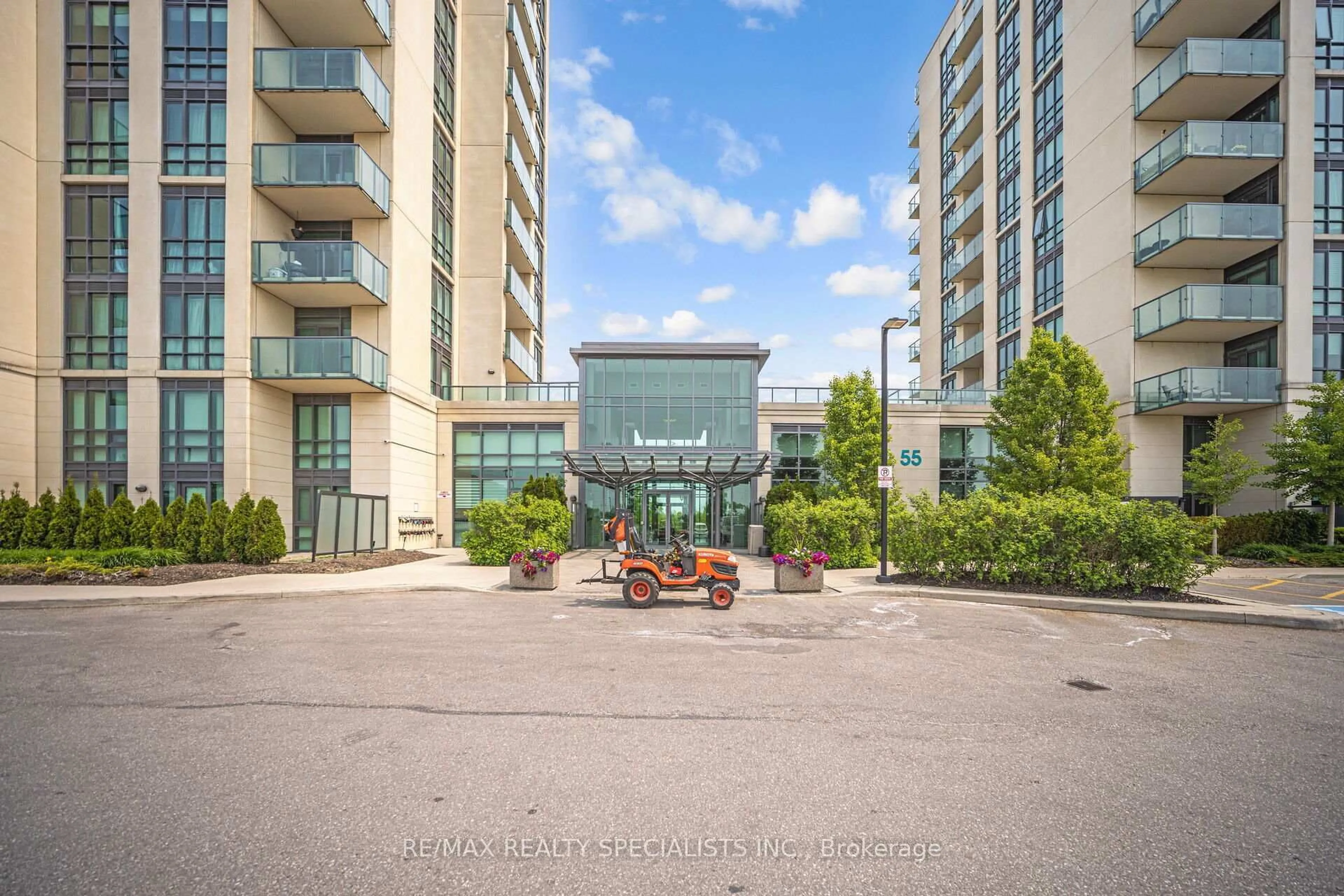 Patio, unknown for 45 Yorkland Blvd #708, Brampton Ontario L6P 4B4