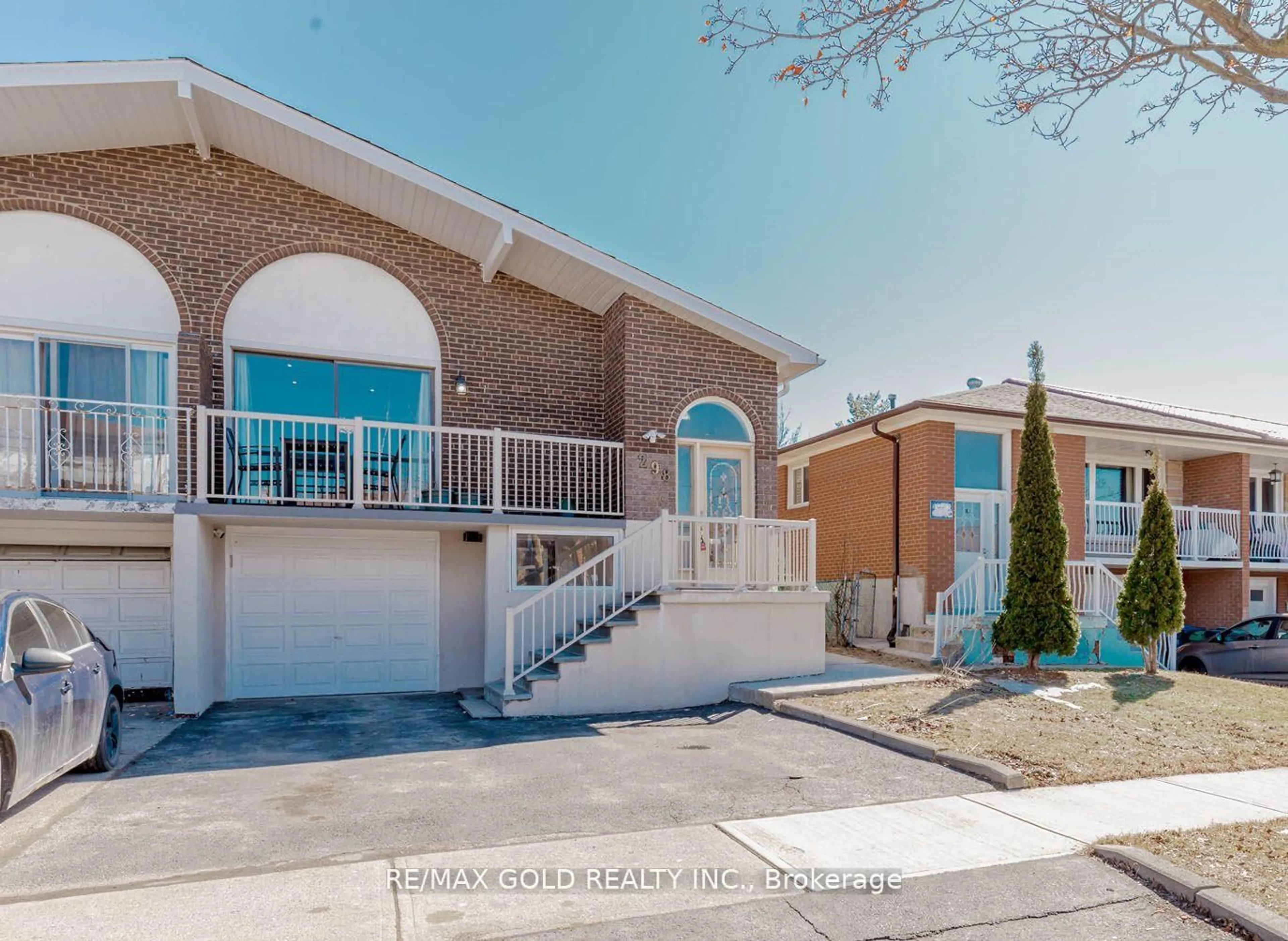 Home with vinyl exterior material, street for 298 Royal Salisbury Way, Brampton Ontario L6V 3G5