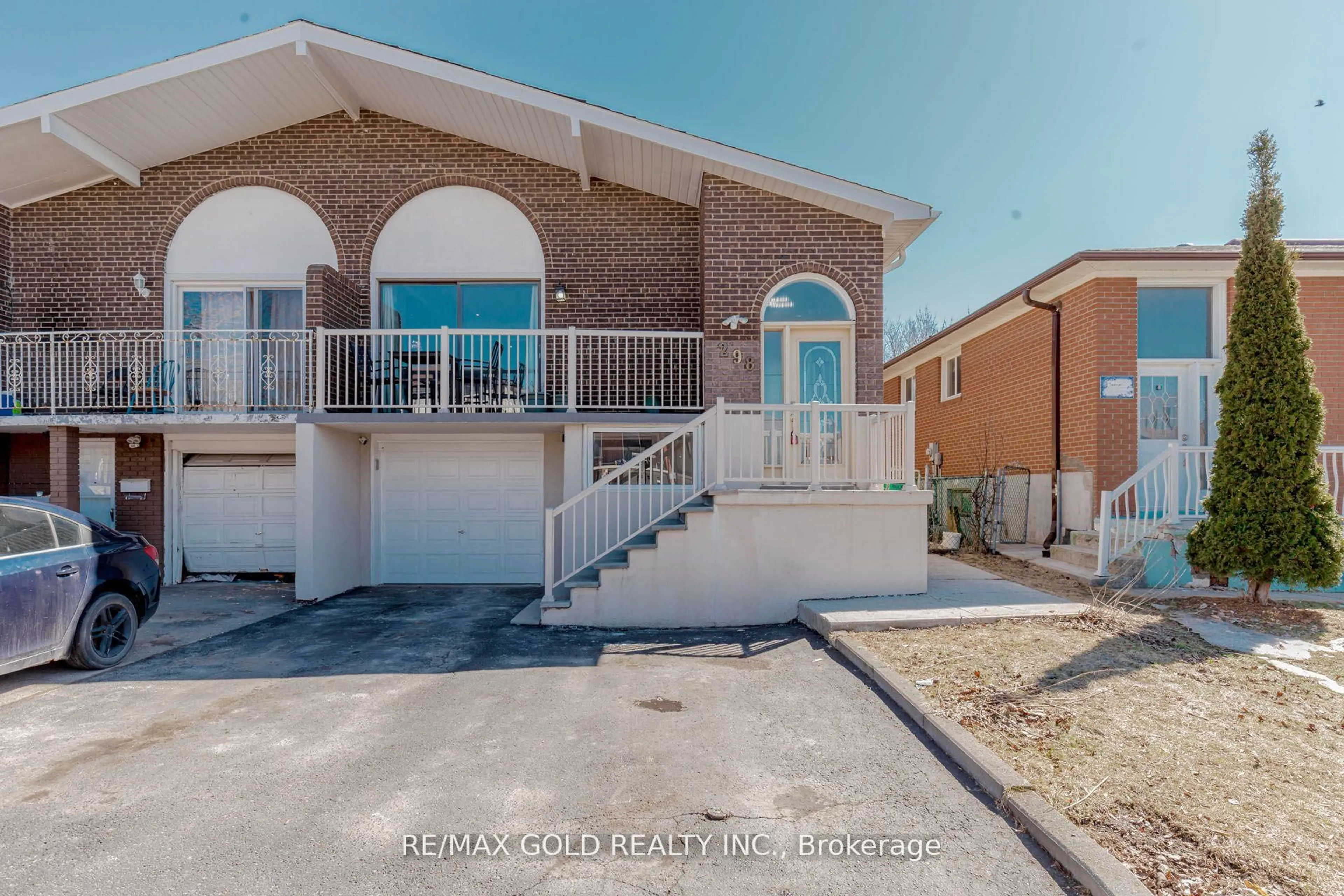 Home with vinyl exterior material, street for 298 Royal Salisbury Way, Brampton Ontario L6V 3G5