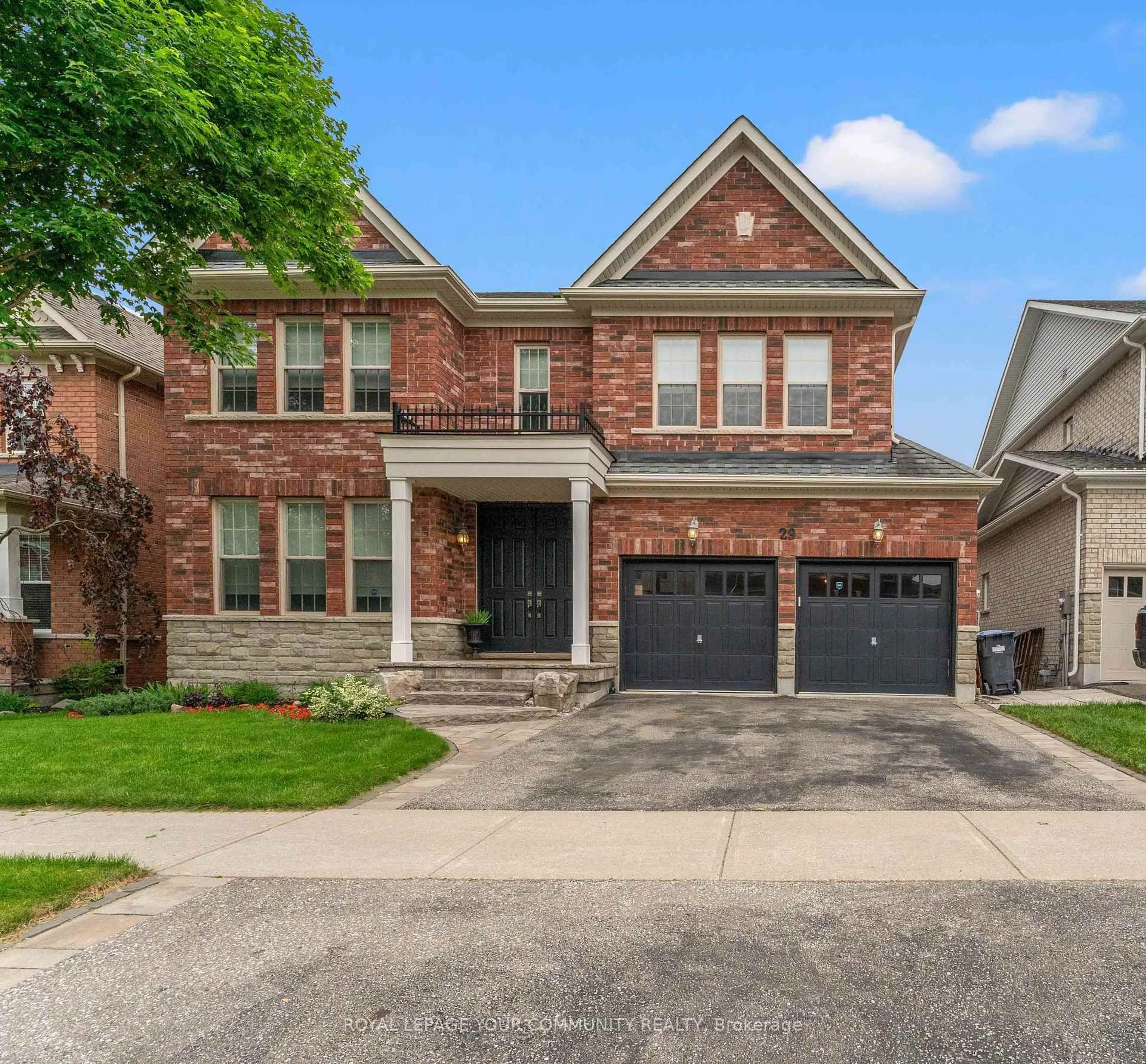 Home with brick exterior material, street for 29 Paisley Green Ave, Caledon Ontario L7C 3R8