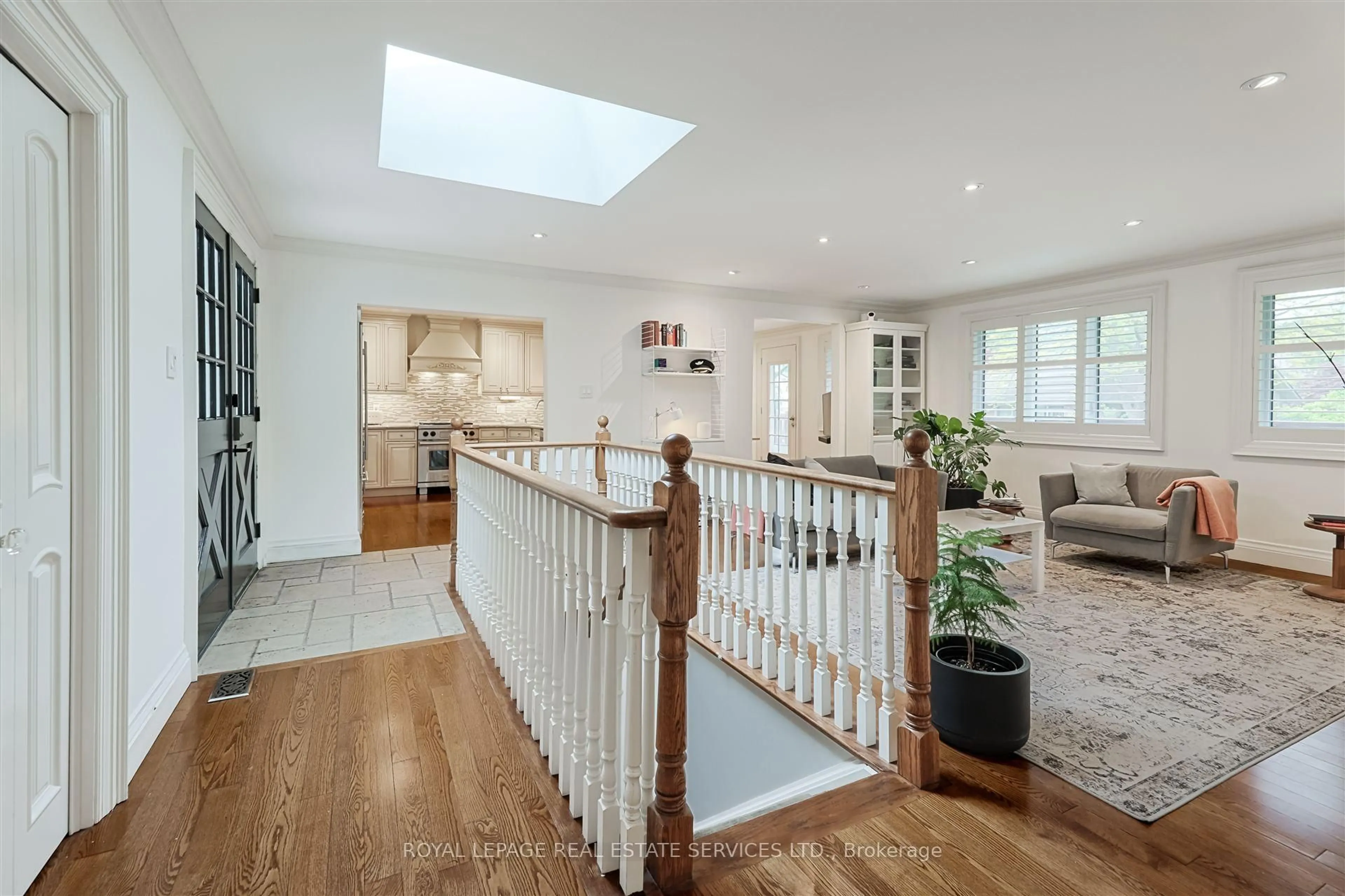 Unknown for 169 Morrison Rd, Oakville Ontario L6J 4J3