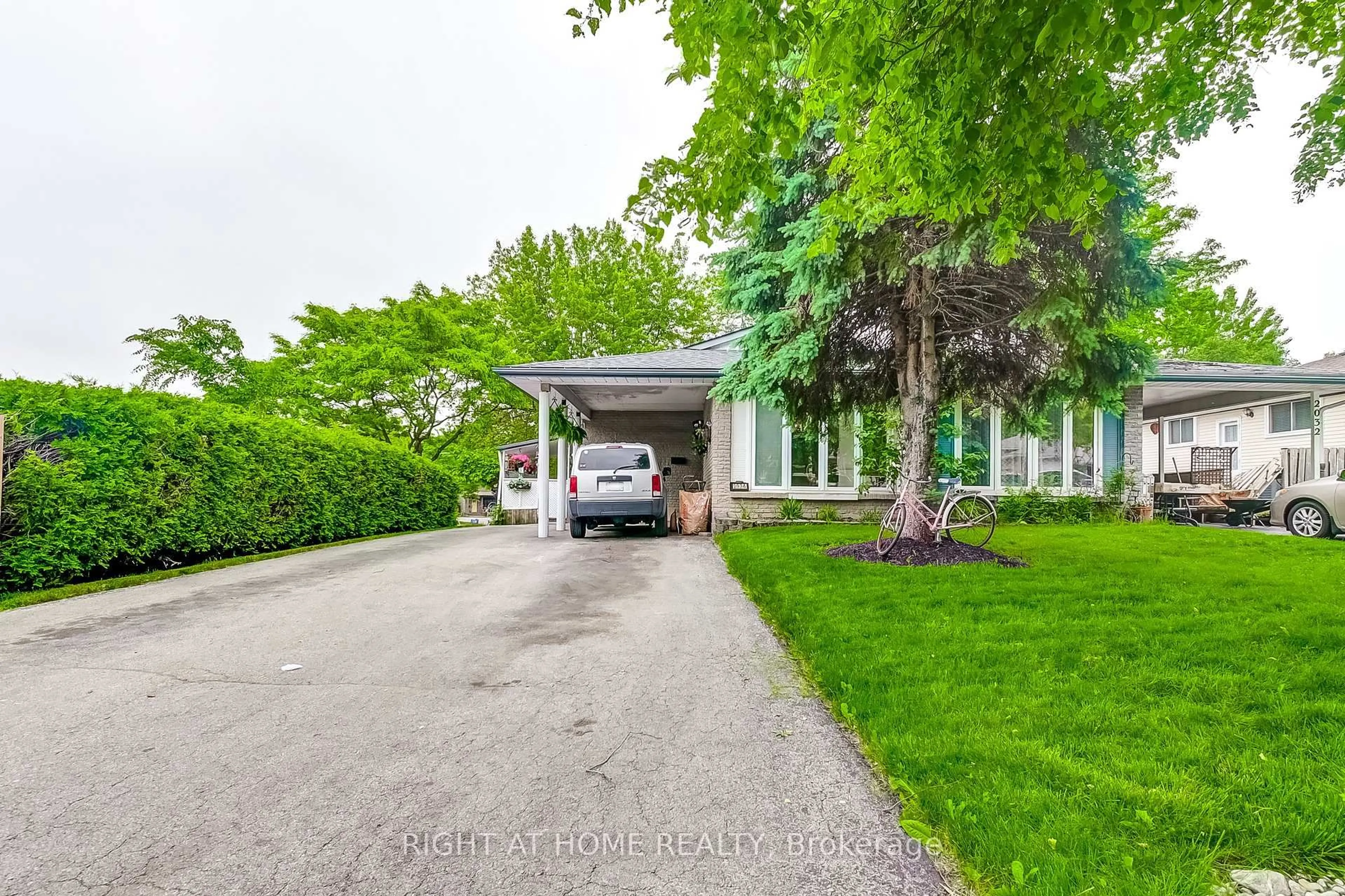 Unknown for 2034 Canning Crt, Burlington Ontario L7P 3S5