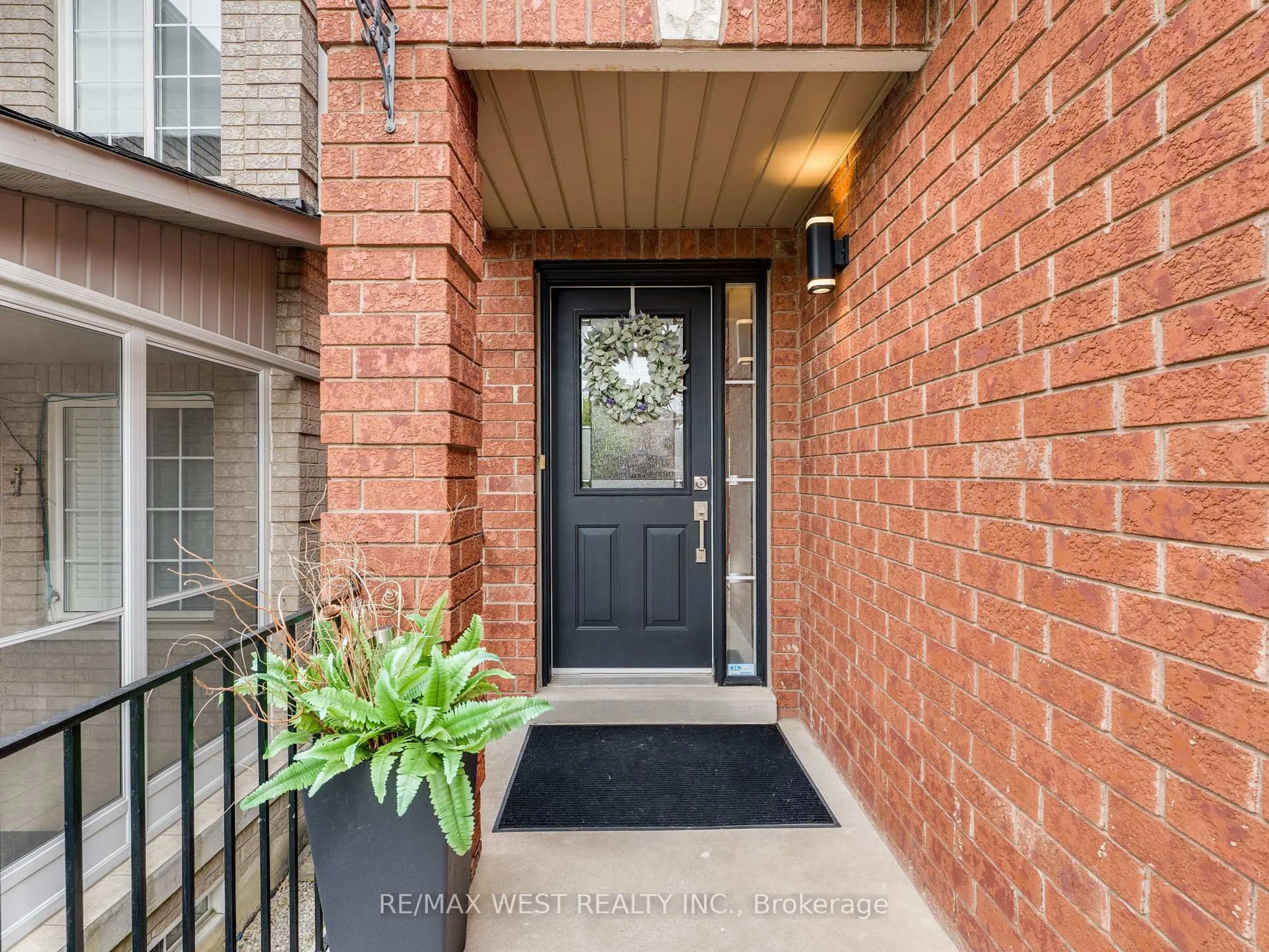 Indoor entryway for 26 Shady Glen Cres, Caledon Ontario L7E 2K4