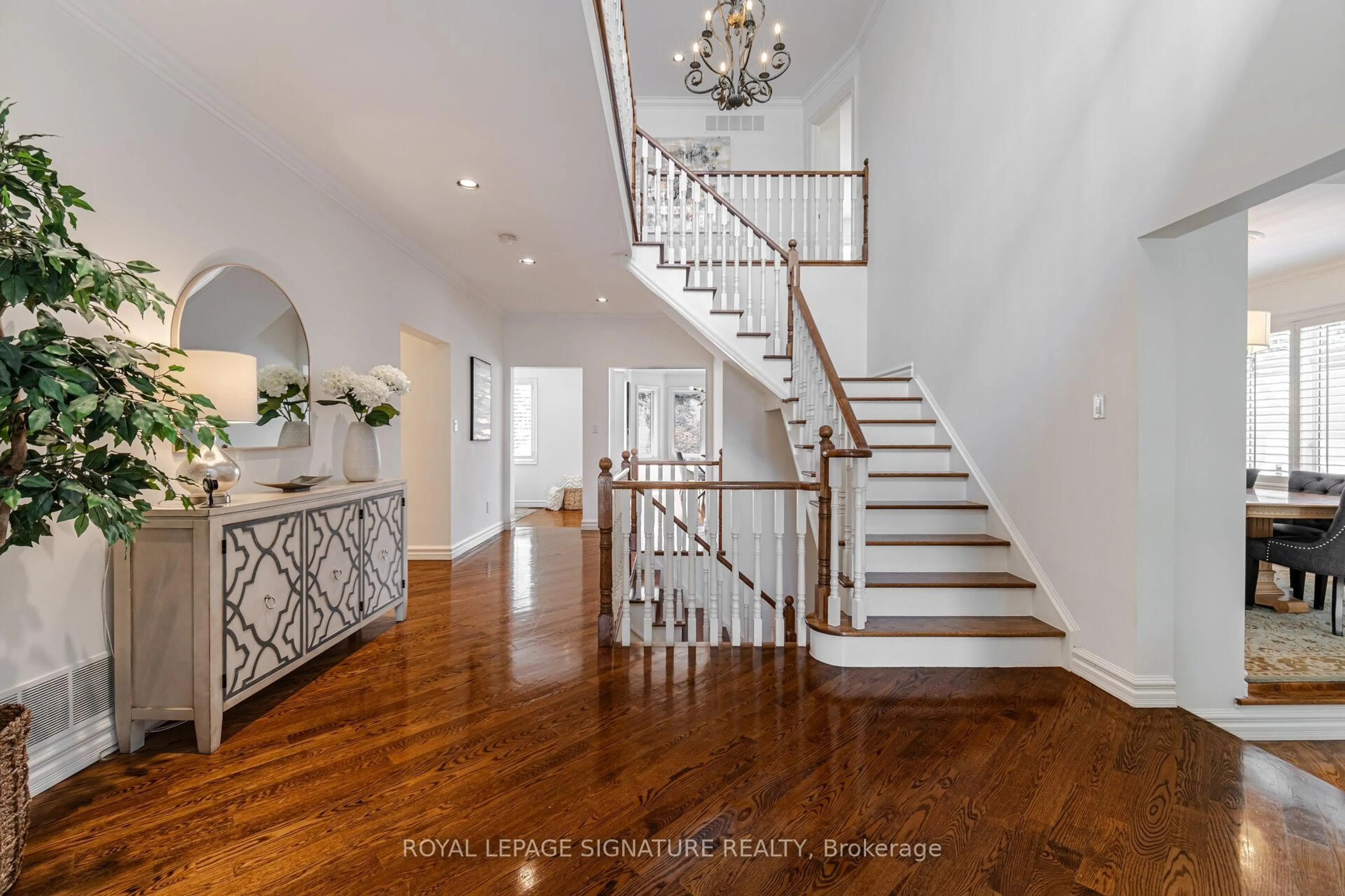 Unknown for 1600 Kenmuir Ave, Mississauga Ontario L5G 4B5