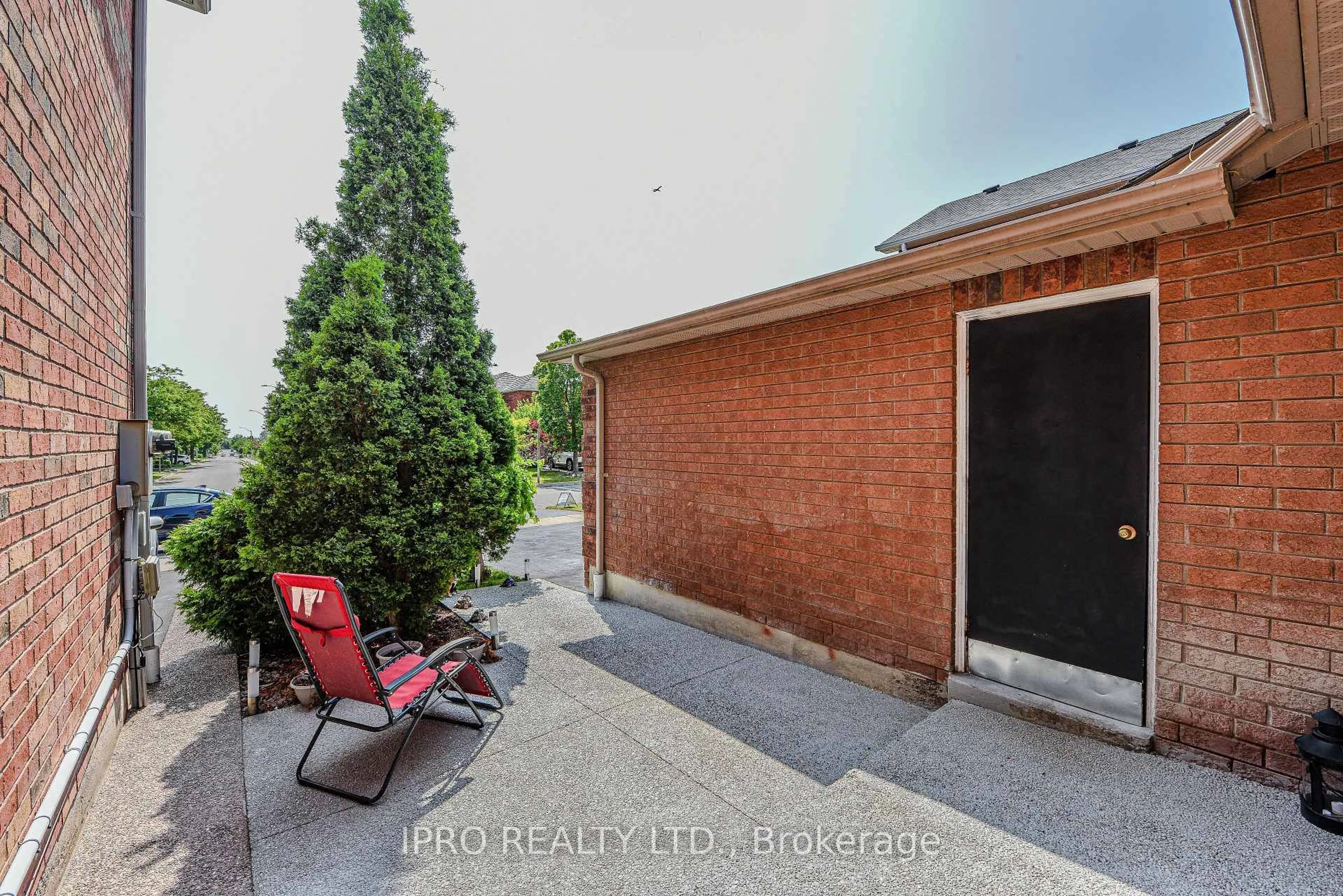 Unknown for 5847 Sidmouth St, Mississauga Ontario L5V 2K1