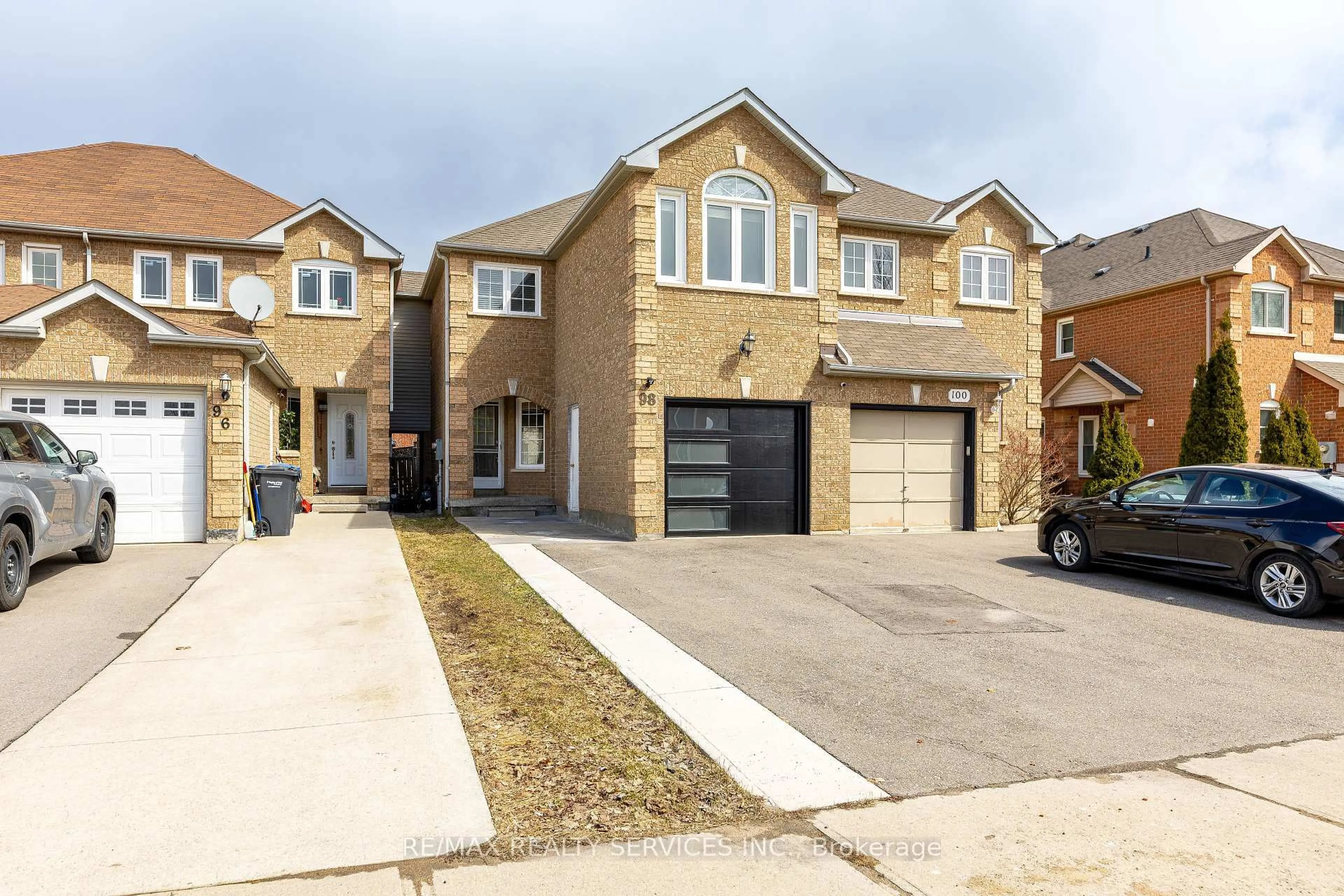 Home with brick exterior material, street for 98 Lent Cres, Brampton Ontario L6Y 4X7