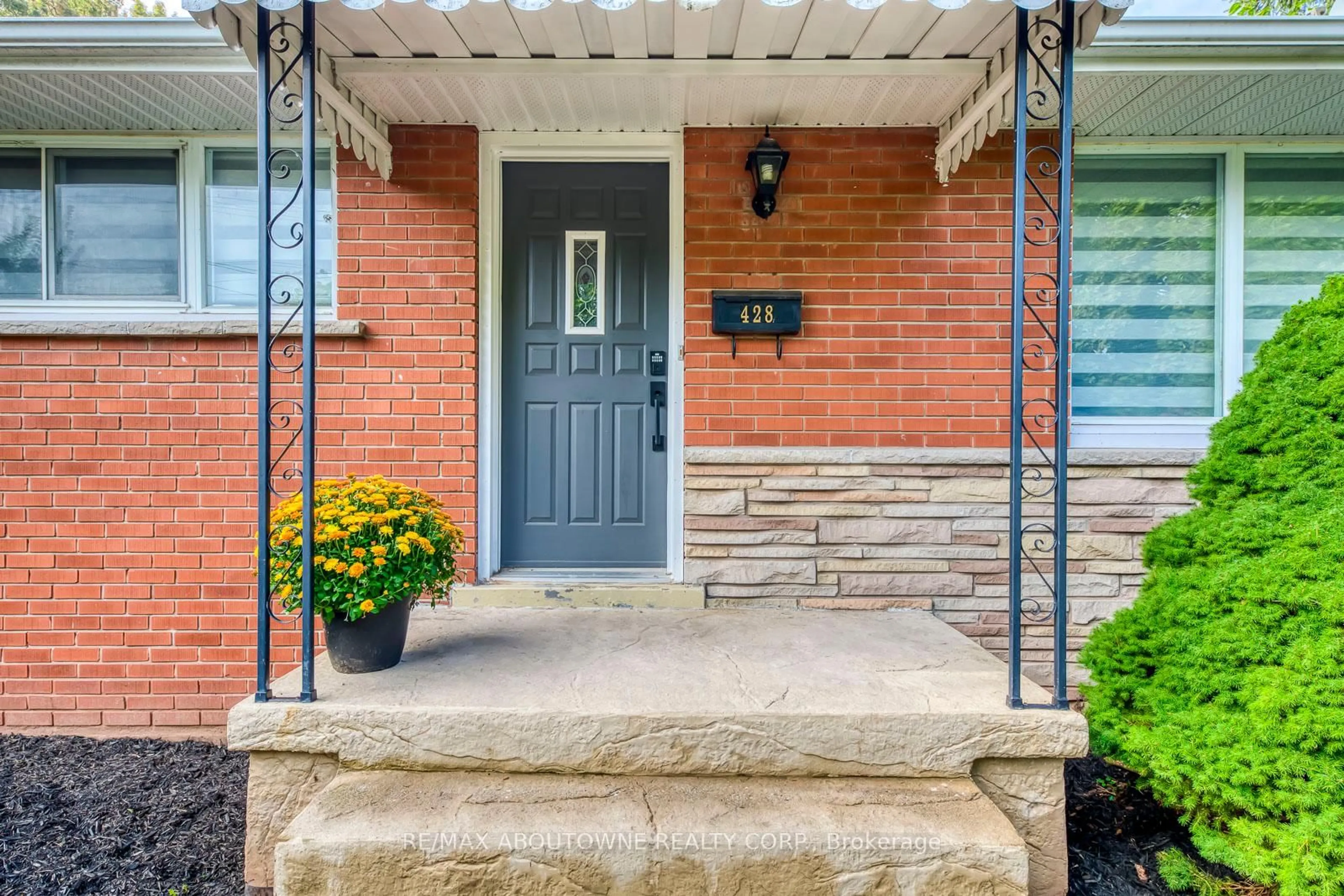 Home with brick exterior material, street for 428 Henderson Rd, Burlington Ontario L7L 2P8