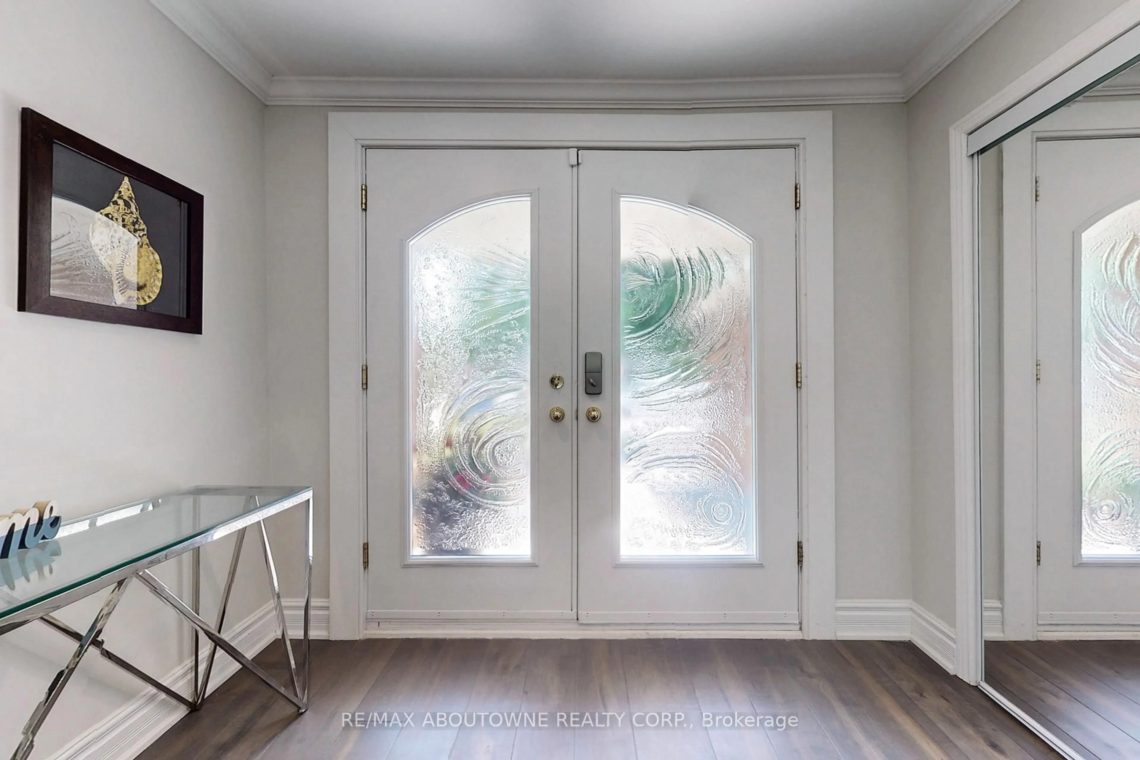 Indoor entryway for 1385 Greendale Terr, Oakville Ontario L6M 1W6