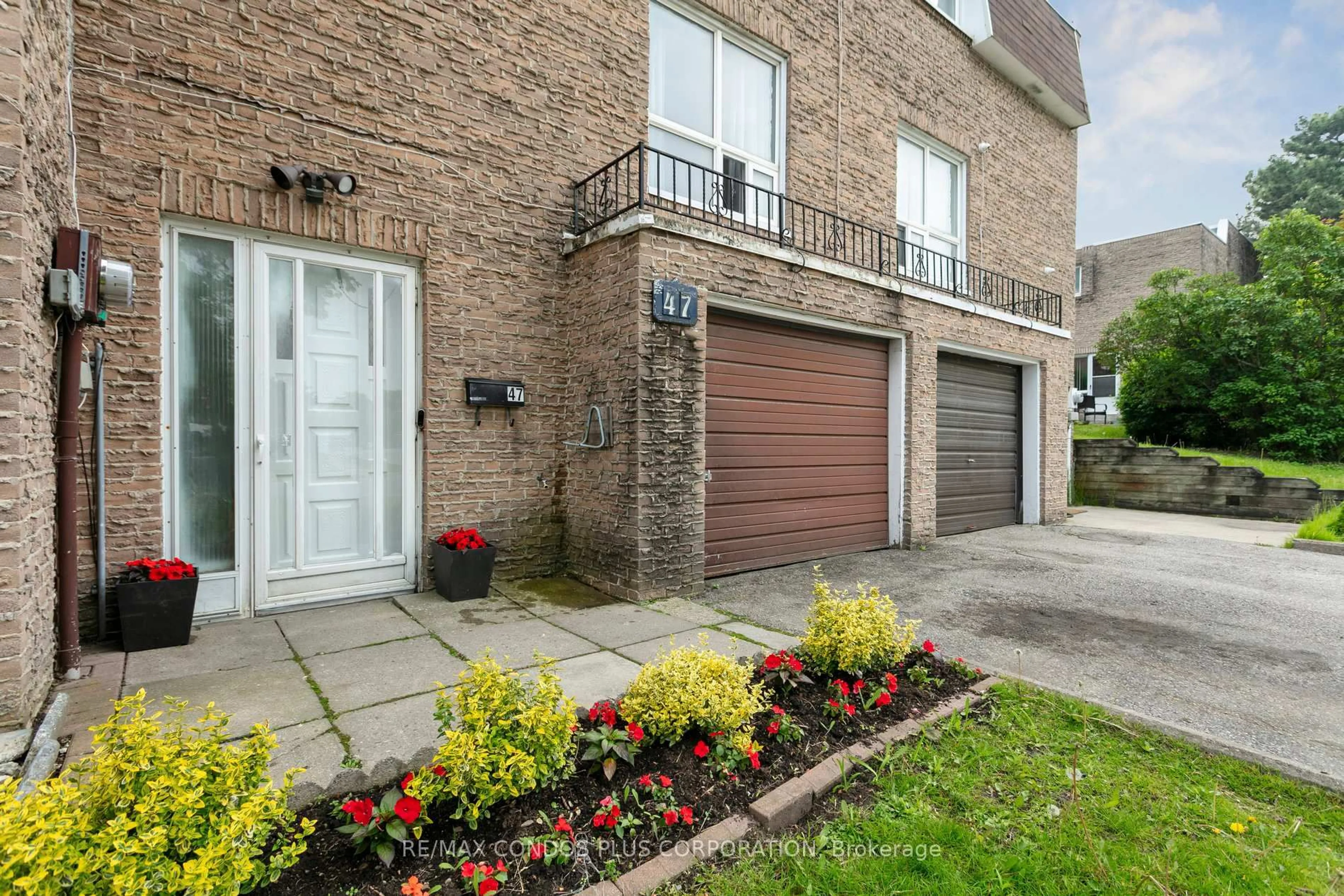 Home with brick exterior material, street for 39 Lexington Ave #47, Toronto Ontario M9V 2G4