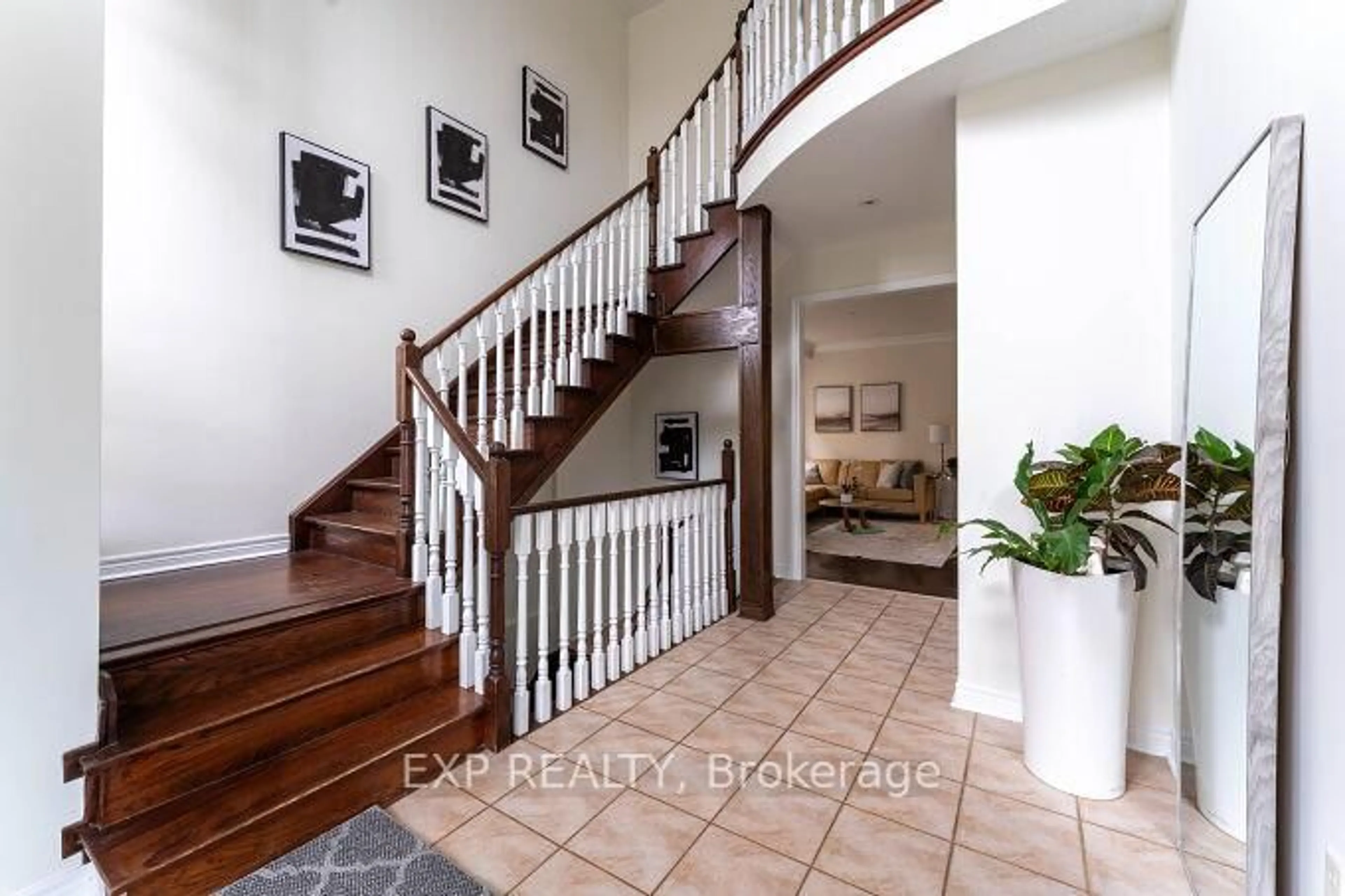 Indoor foyer for 2409 WEST HAM Rd, Oakville Ontario L6M 4P2
