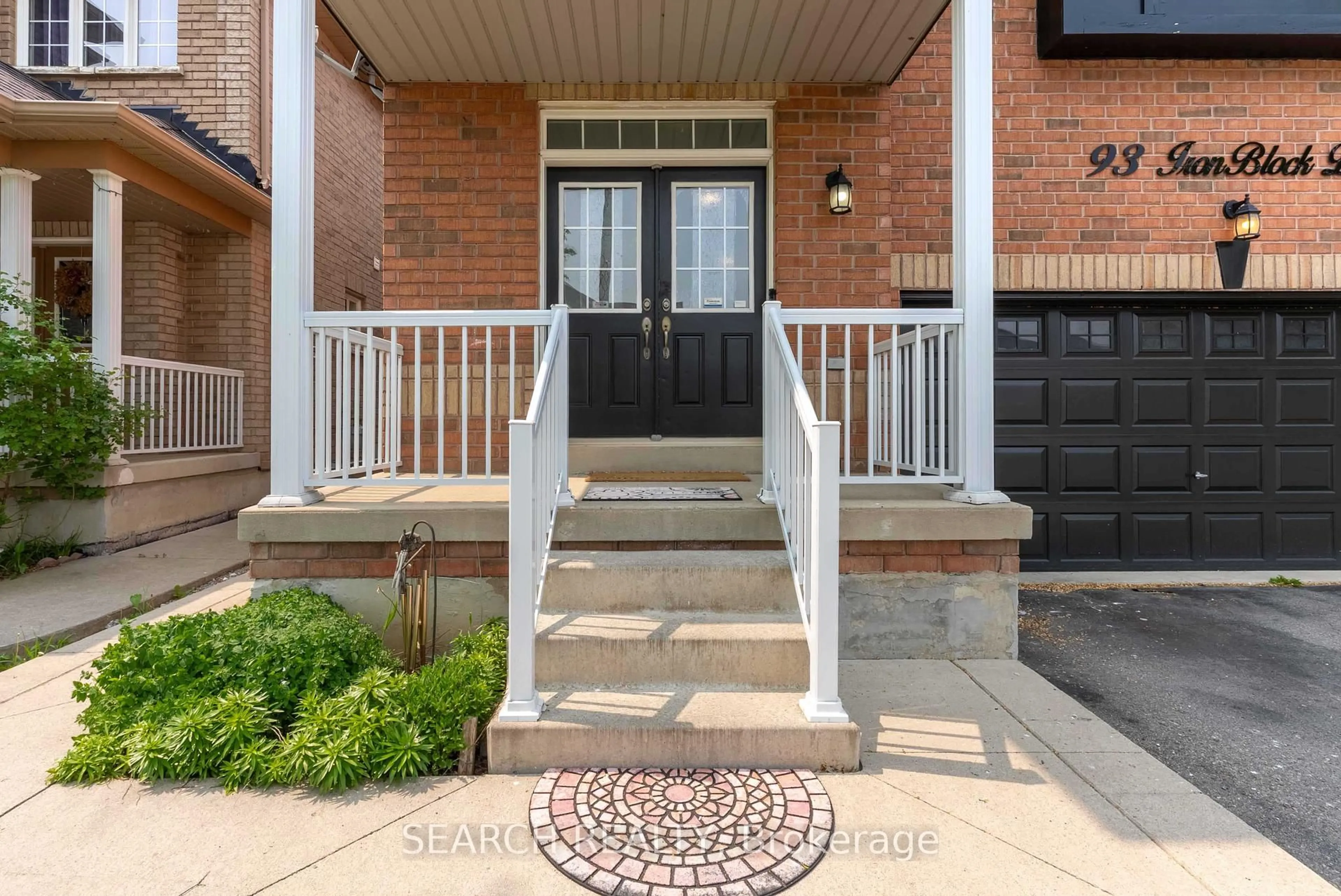 Indoor entryway for 93 Iron Block Dr, Brampton Ontario L7A 0J1