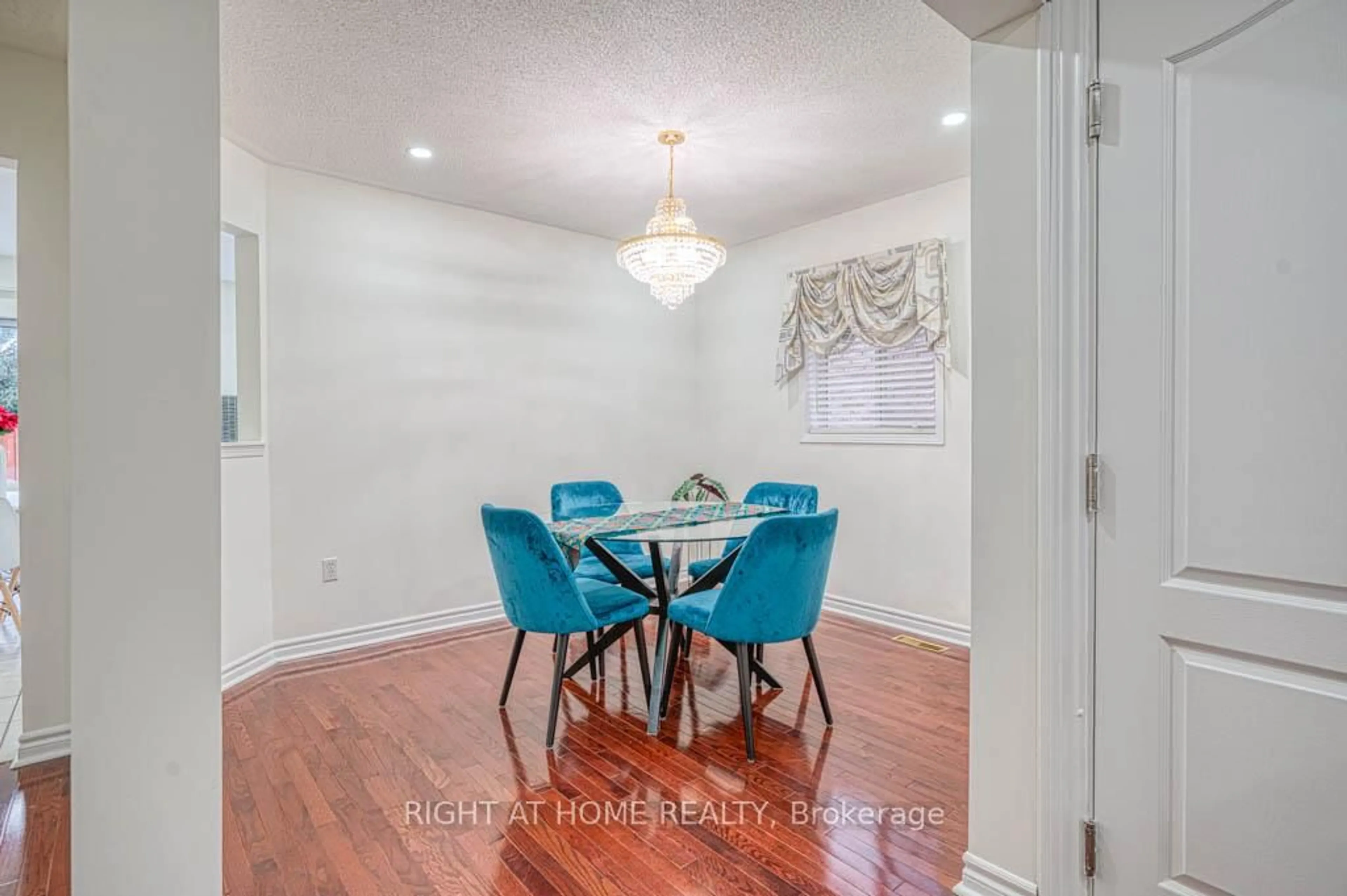 Dining room, unknown for 7 Gabrielle Dr, Brampton Ontario L7A 2A3
