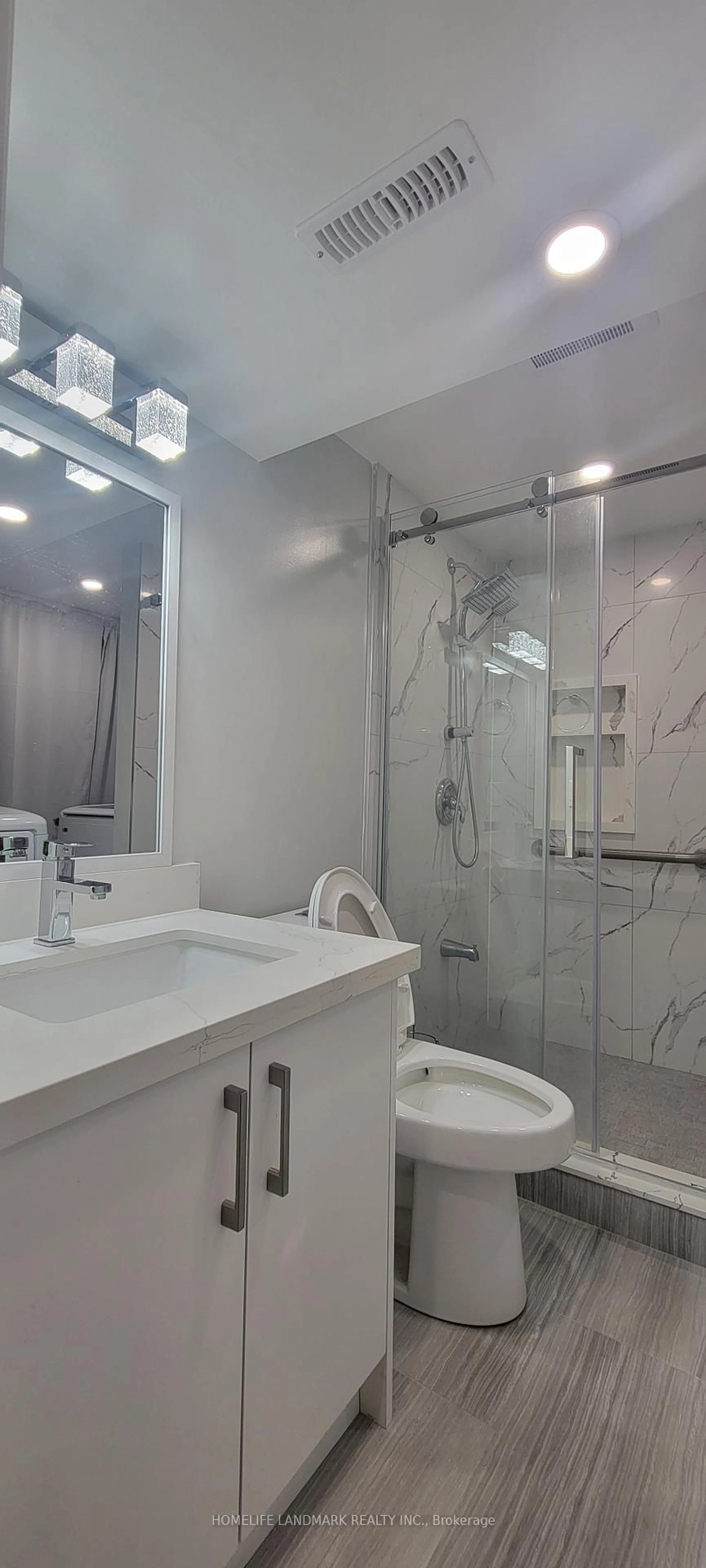 Contemporary bathroom, ceramic/tile floor for 32 Sentinel Rd #8, Toronto Ontario M3M 2Y8