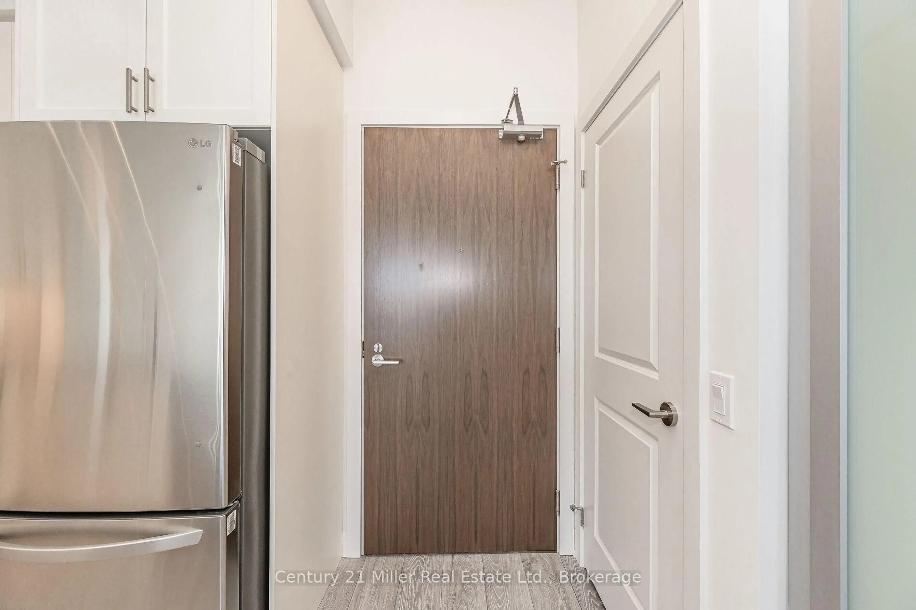 Indoor entryway for 1050 Main St #1211, Milton Ontario L9T 9M3