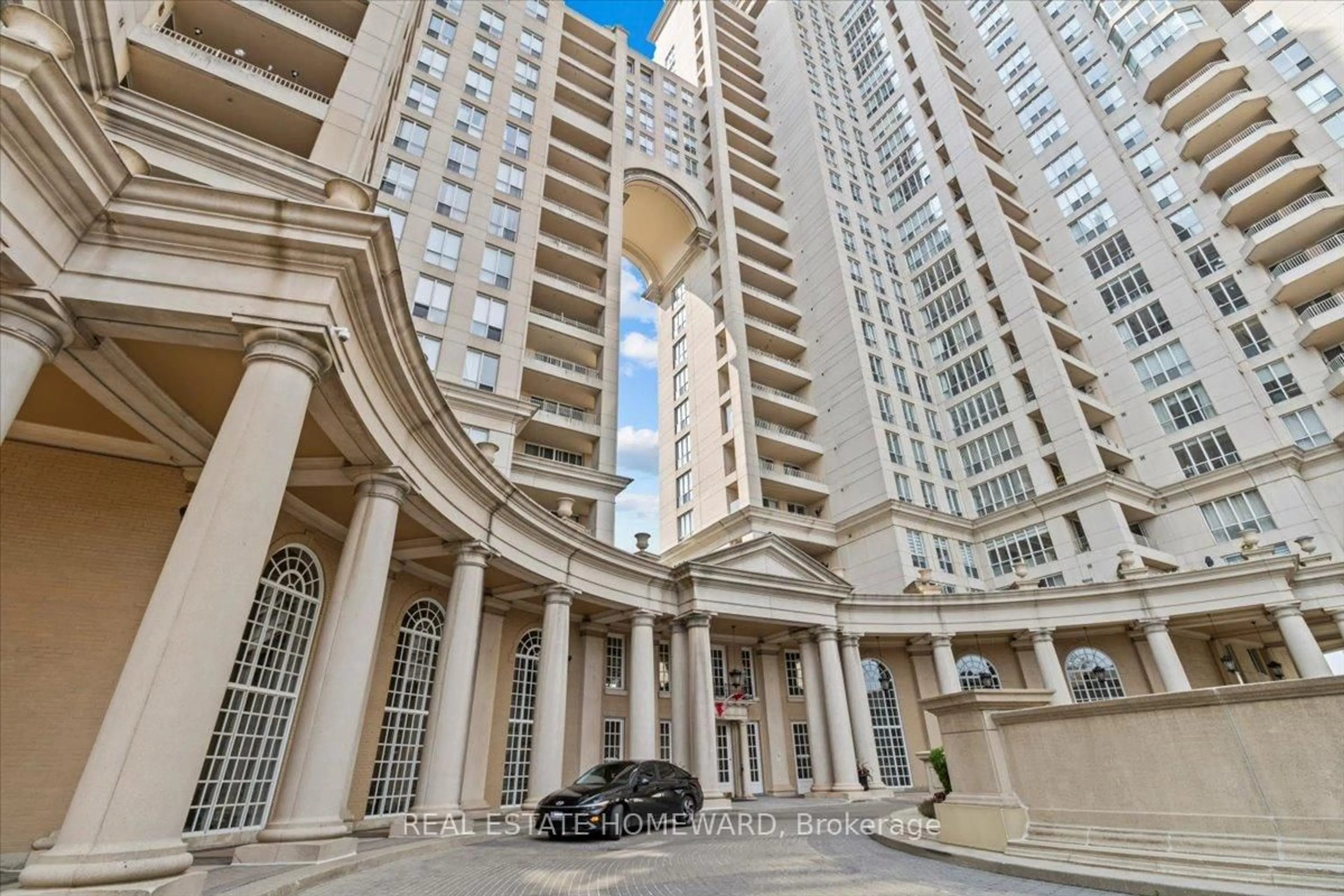 Indoor foyer for 2285 Lake Shore Blvd #203, Toronto Ontario M8V 3X9