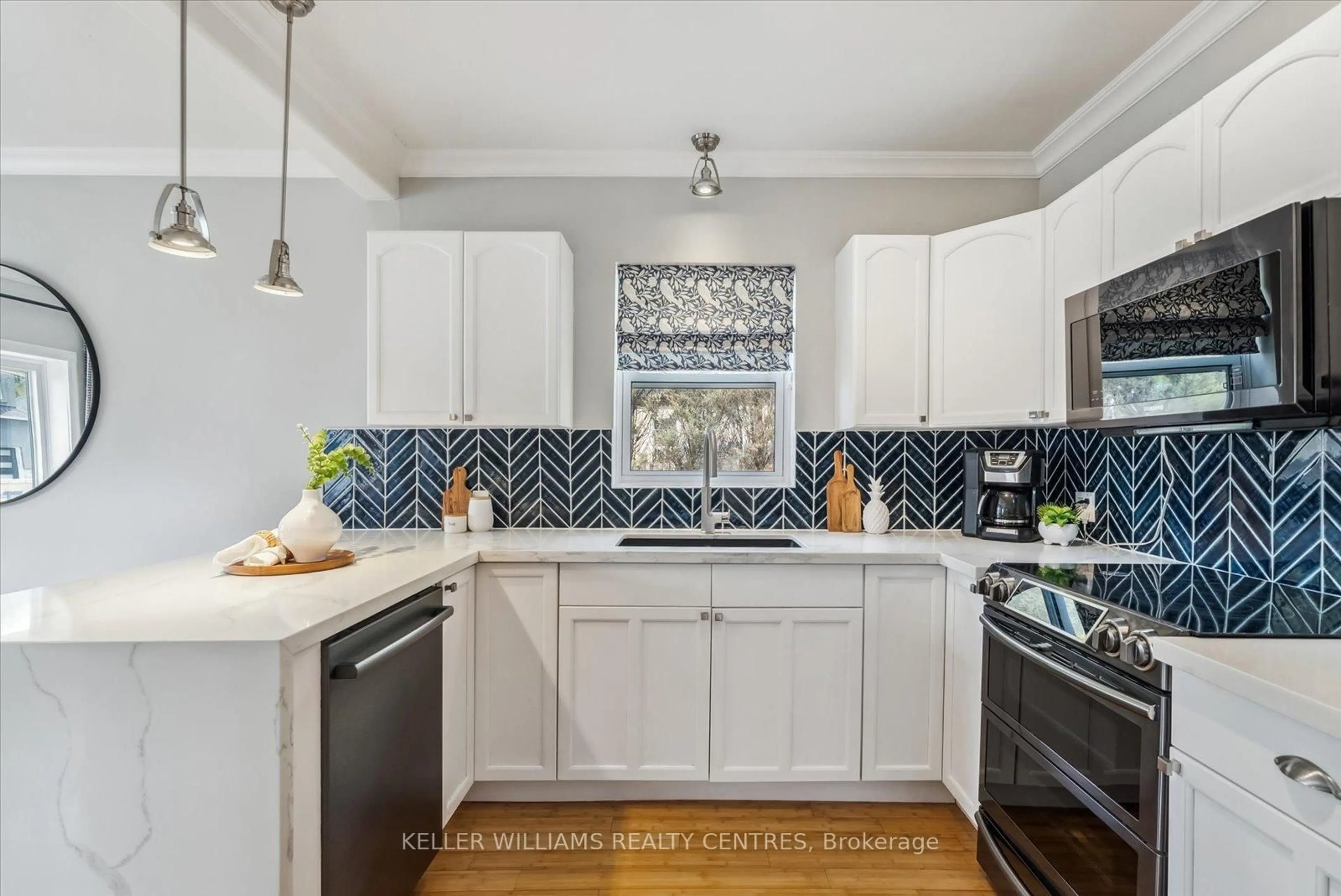 Open concept kitchen, ceramic/tile floor for 13 Villa Rd, Toronto Ontario M8W 1M4