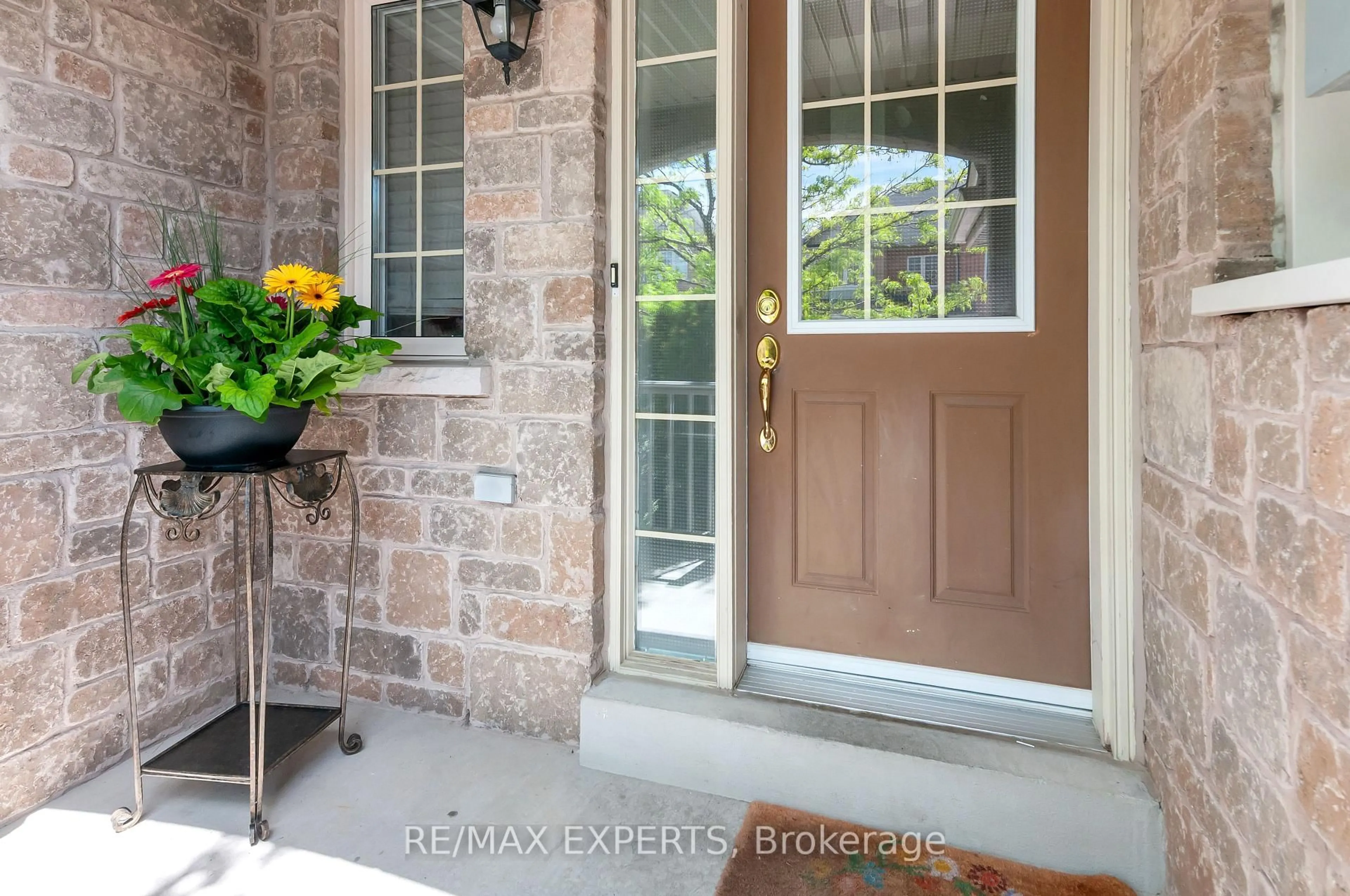 Indoor entryway for 76 Eagle Trace Dr #48, Brampton Ontario L6R 0M4