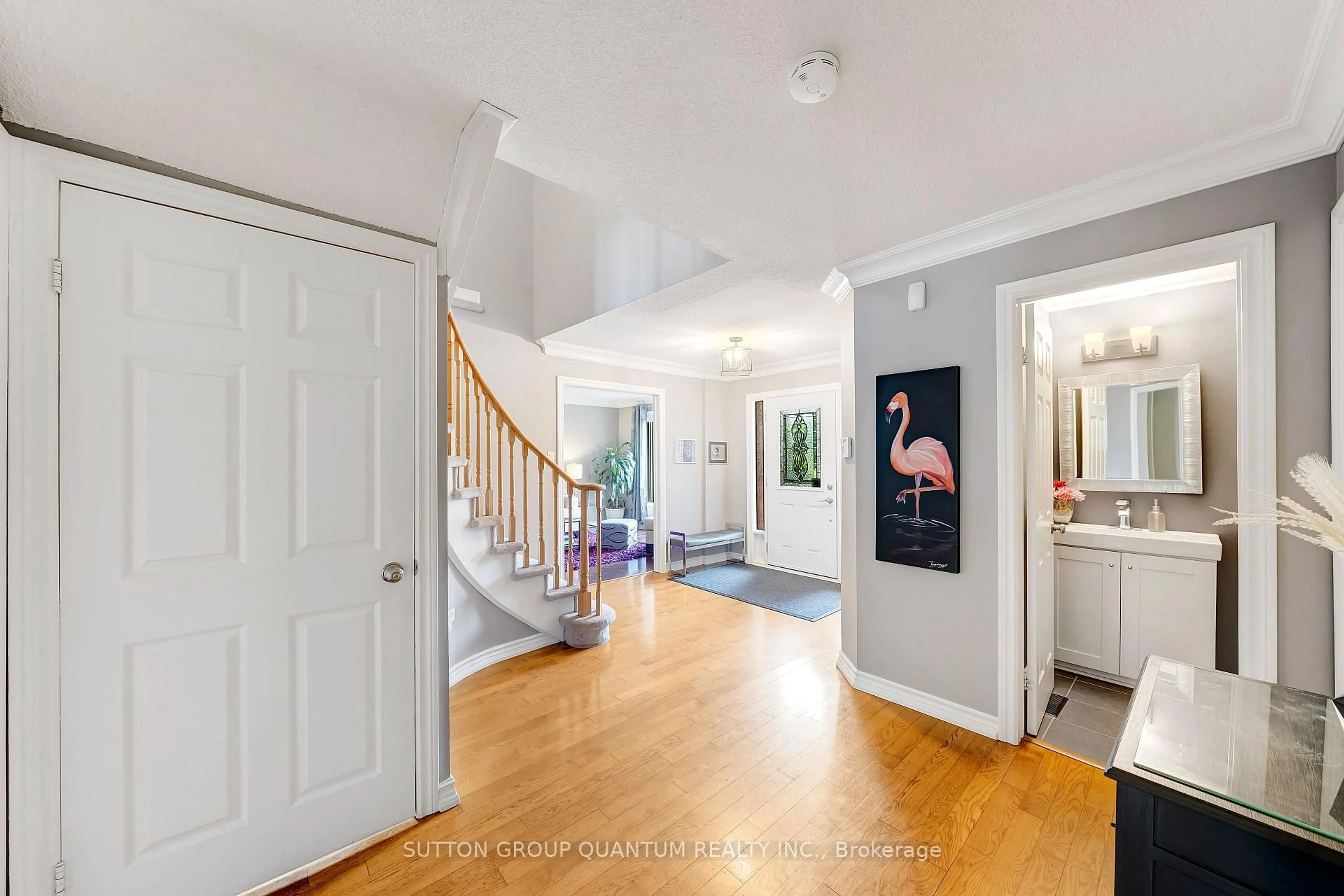 Indoor entryway for 1217 Creekside Dr, Oakville Ontario L6H 4Y8