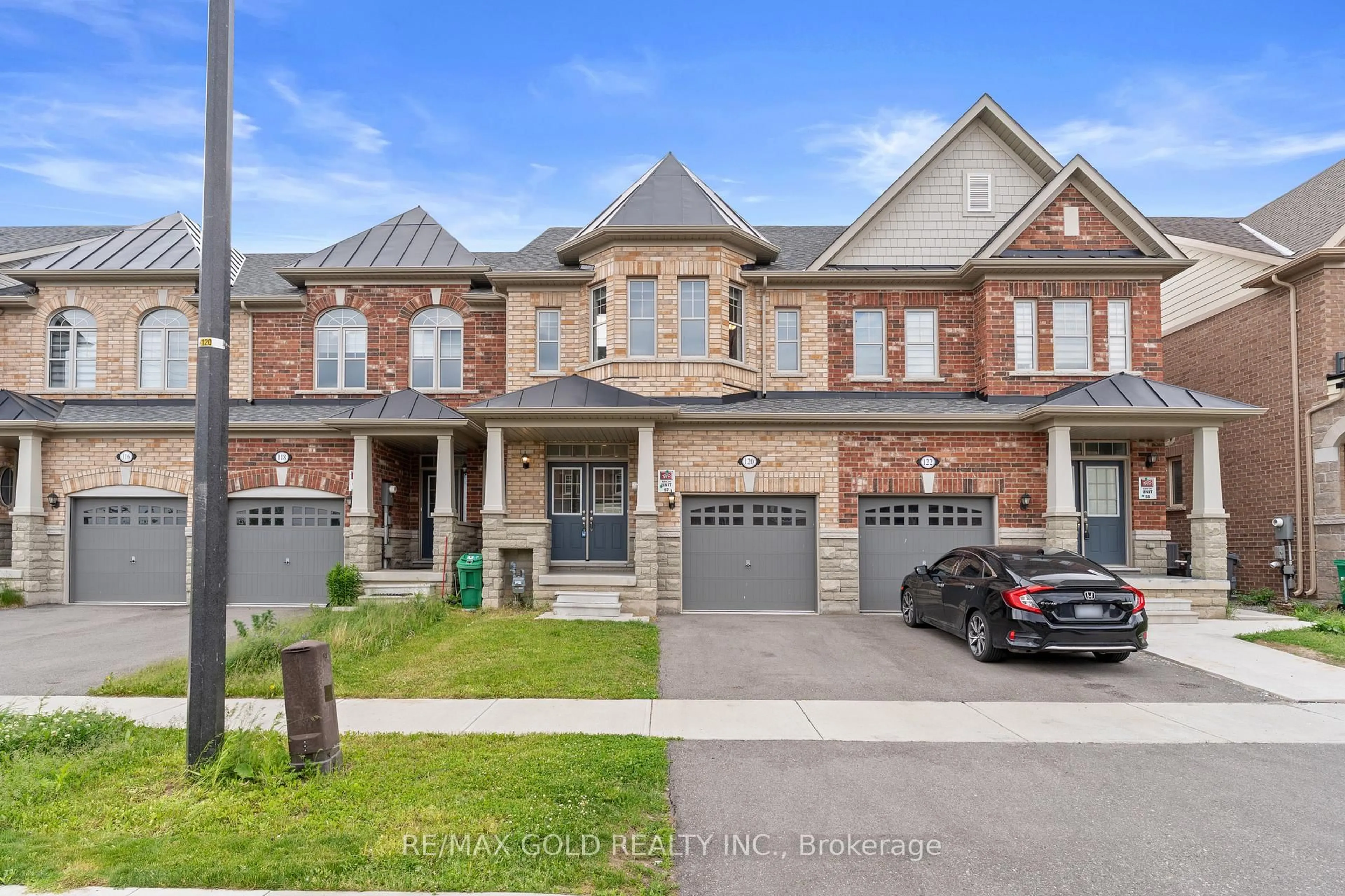Home with brick exterior material, street for 120 Finegan Circ, Brampton Ontario L7A 0B7