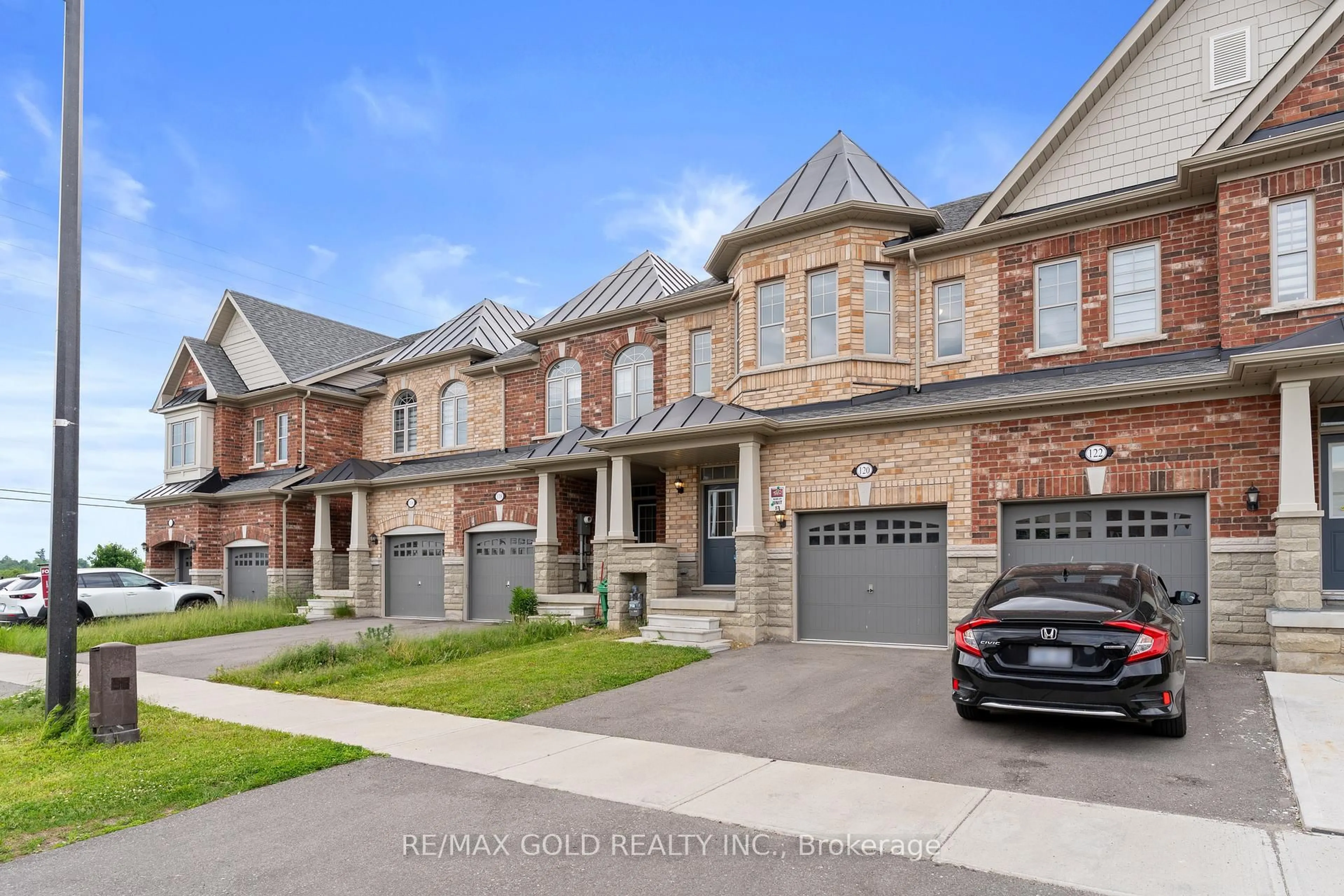 Home with brick exterior material, street for 120 Finegan Circ, Brampton Ontario L7A 0B7