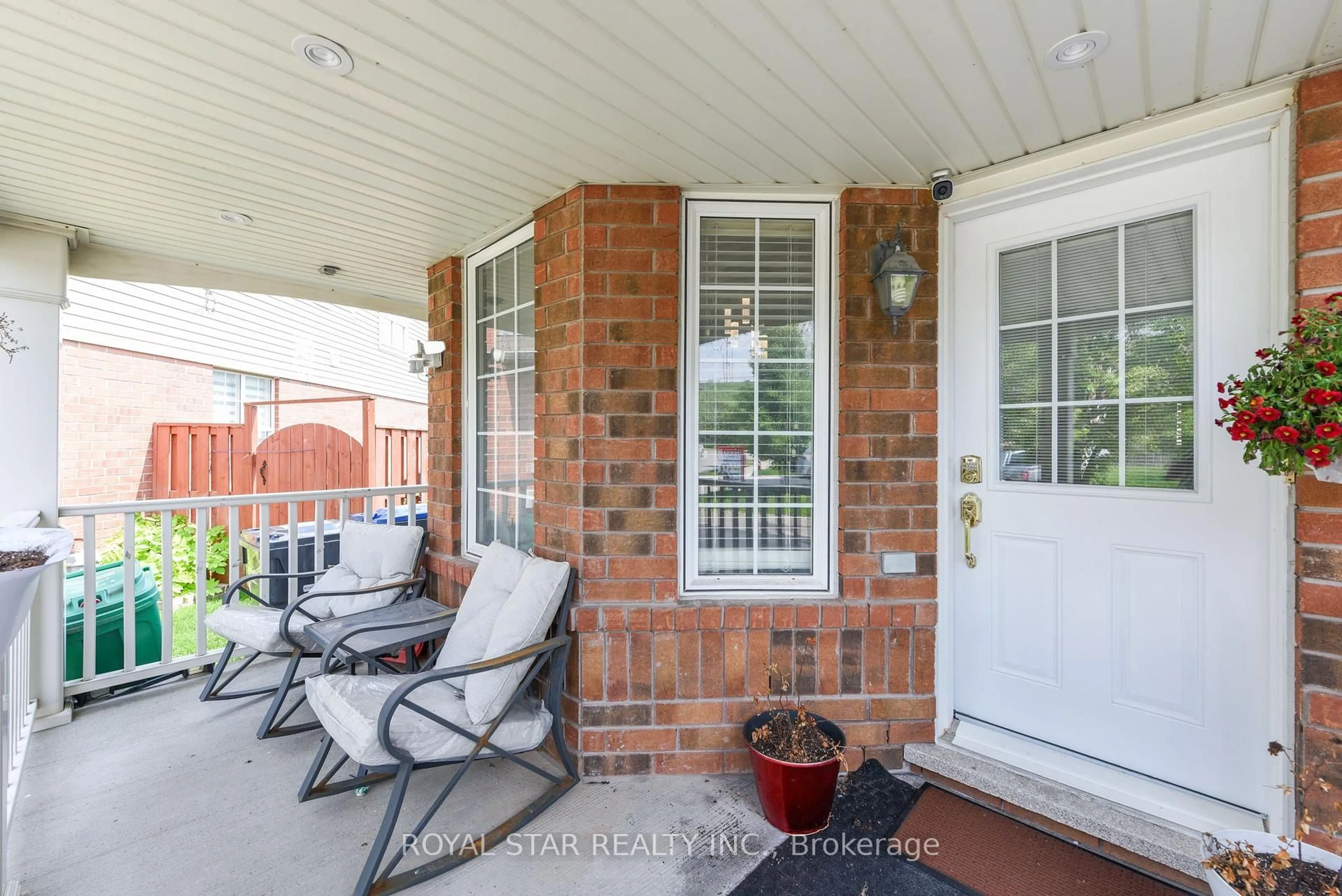 Unknown for 118 Decker Hollow Circ, Brampton Ontario L6X 0L5