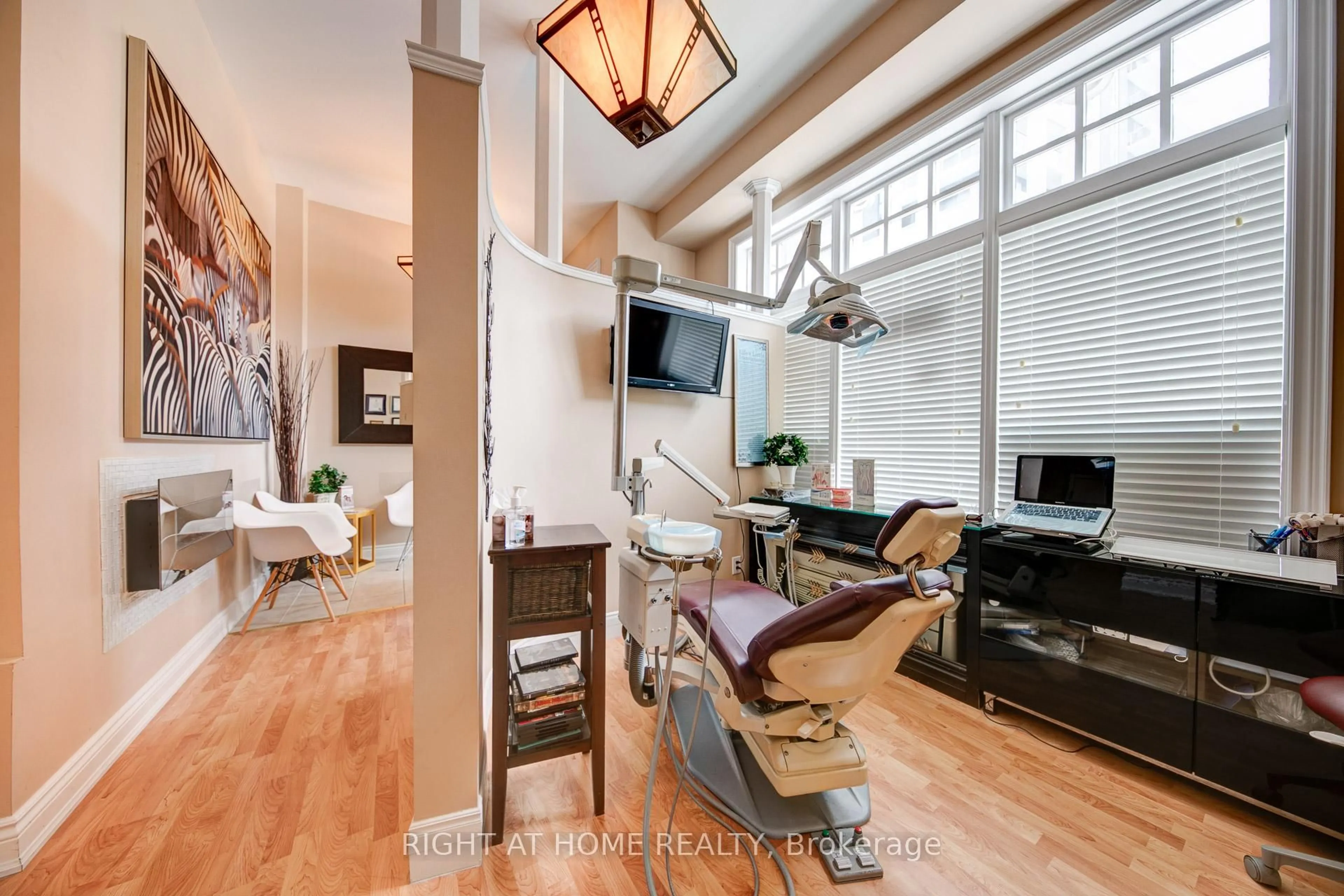 Open concept kitchen, unknown for 120 BRONTE Rd #10, Oakville Ontario L6L 3C1