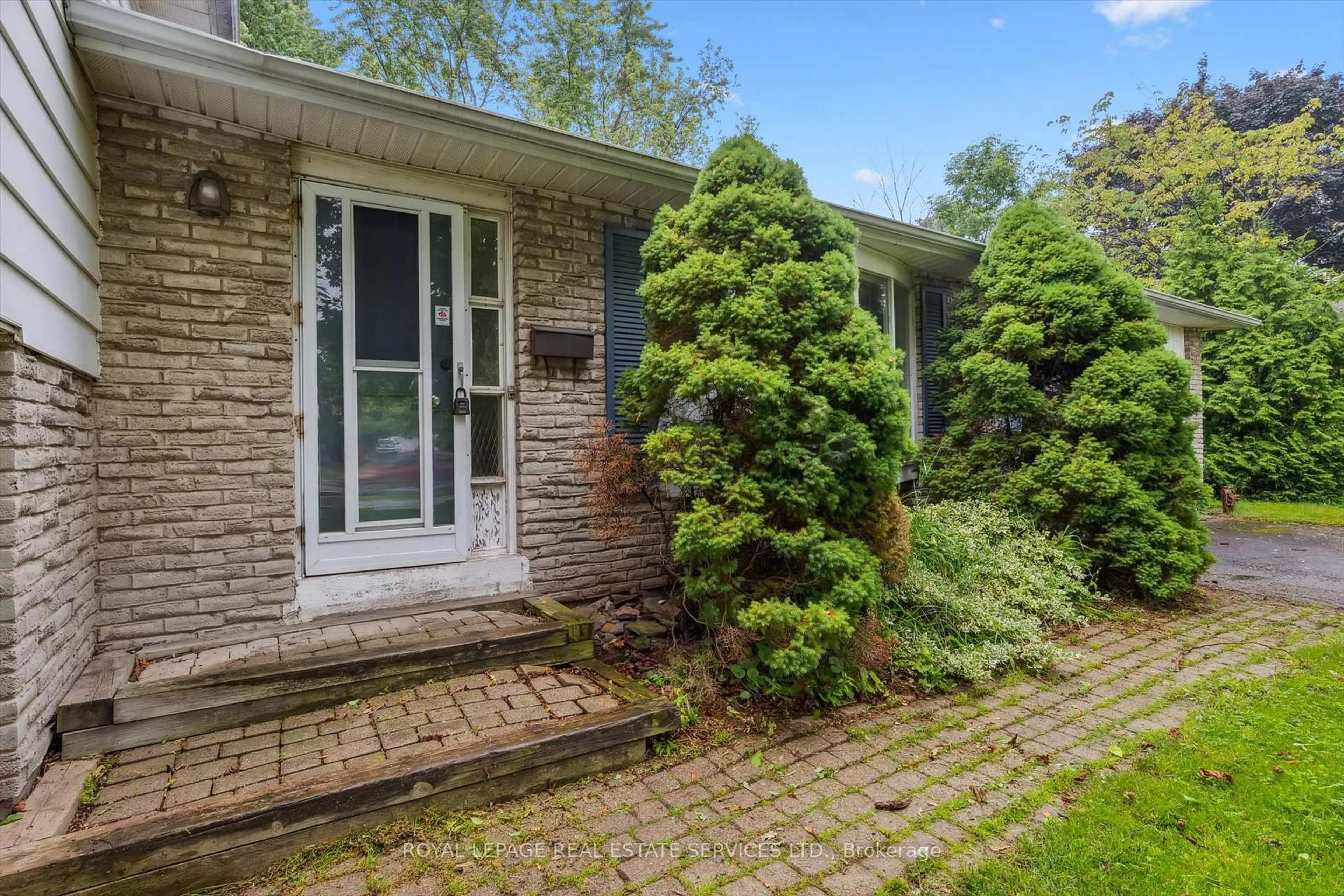 Unknown for 2138 Rebecca St, Oakville Ontario L6L 2A5