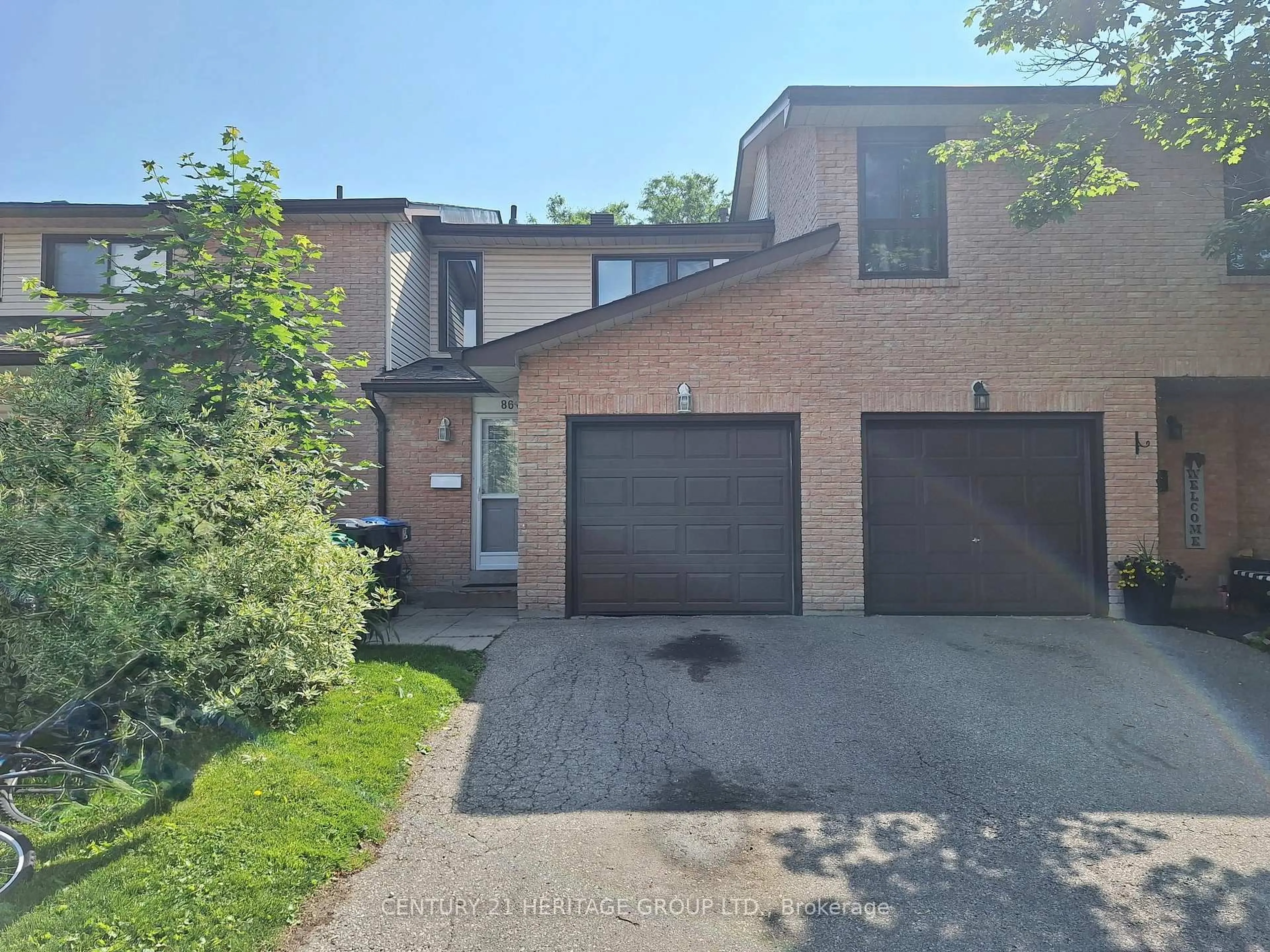 A pic from outside/outdoor area/front of a property/back of a property/a pic from drone, street for 86 Collins Cres, Brampton Ontario L6V 3N1