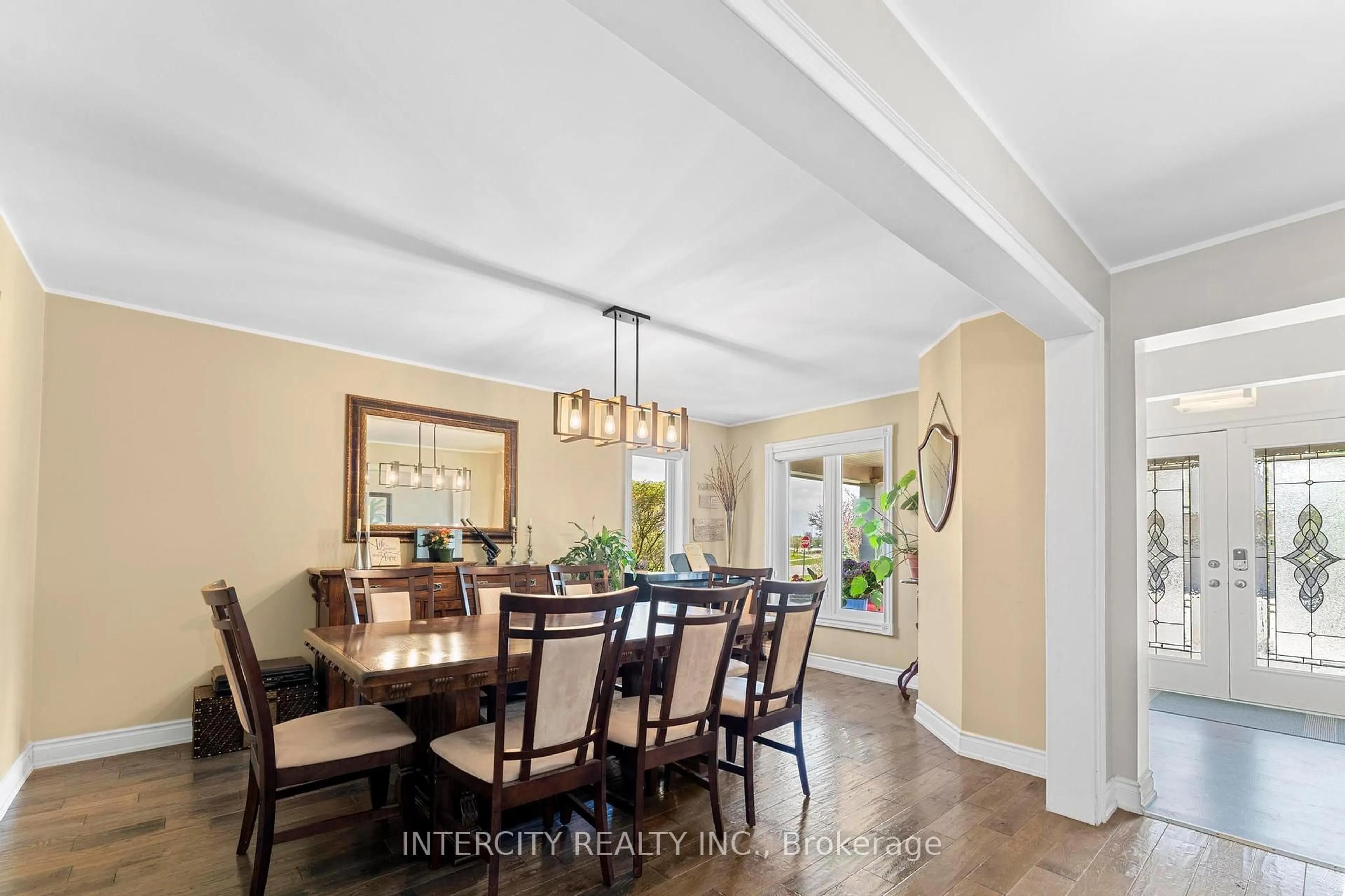 Dining room, unknown for 5409 Duchess Crt, Burlington Ontario L7L 6Z4