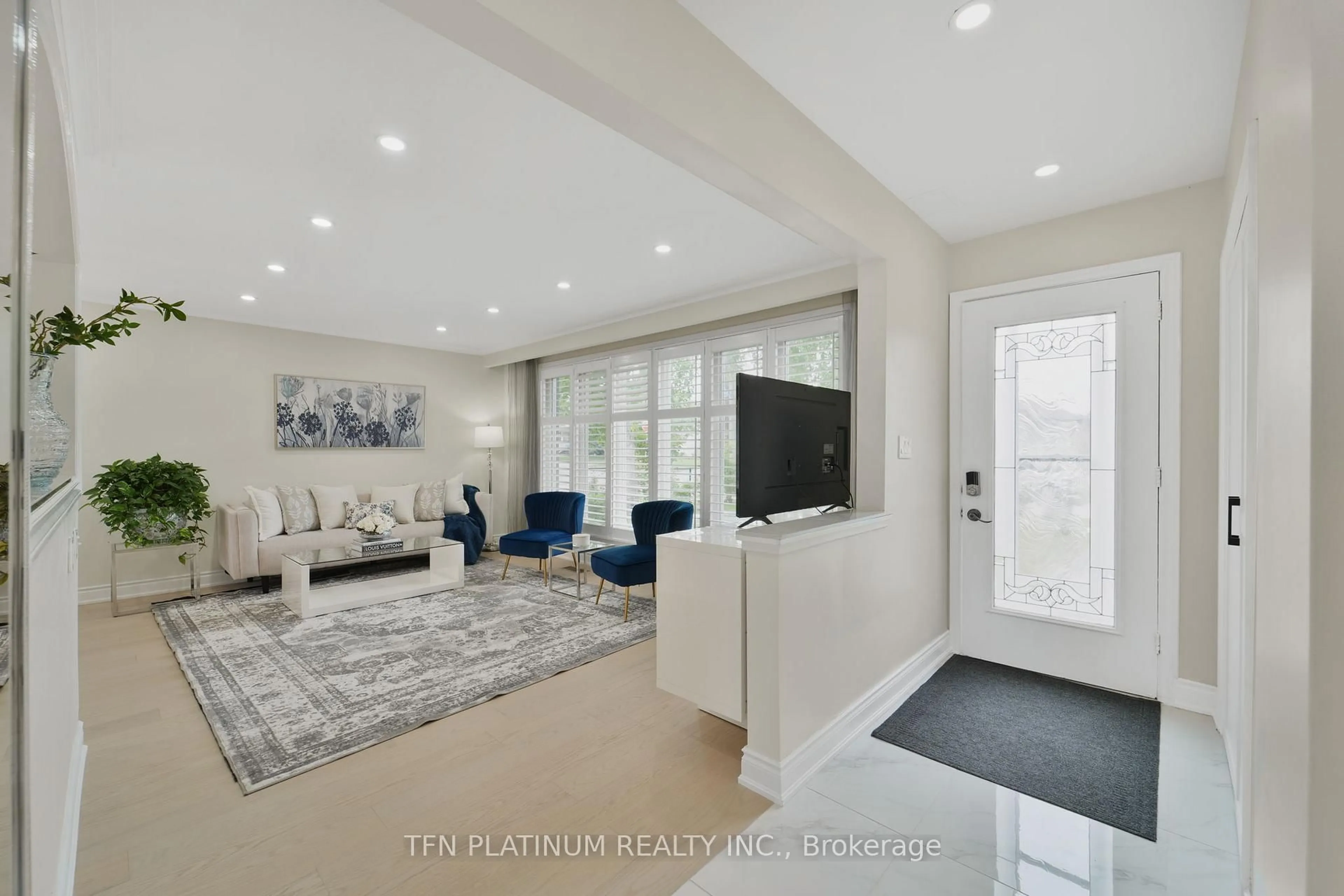 Living room with furniture, unknown for 17 Frost St, Toronto Ontario M9W 1Y7