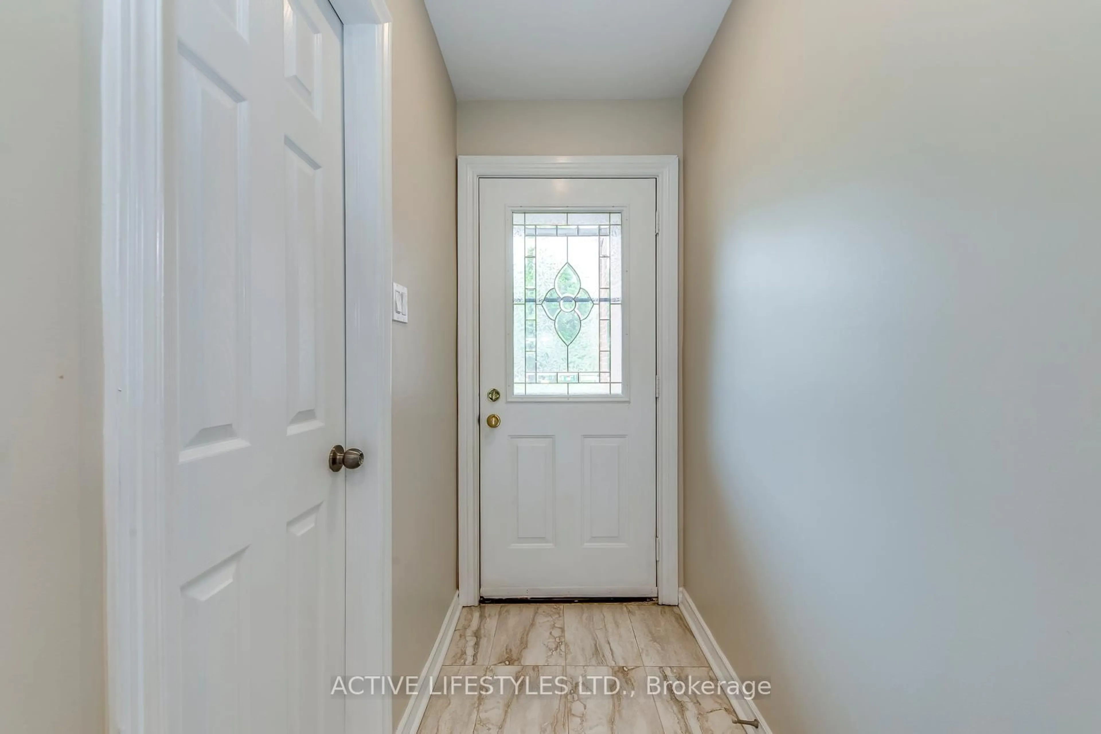 Indoor entryway for 2301 Derry Rd #29, Mississauga Ontario L5N 2R4