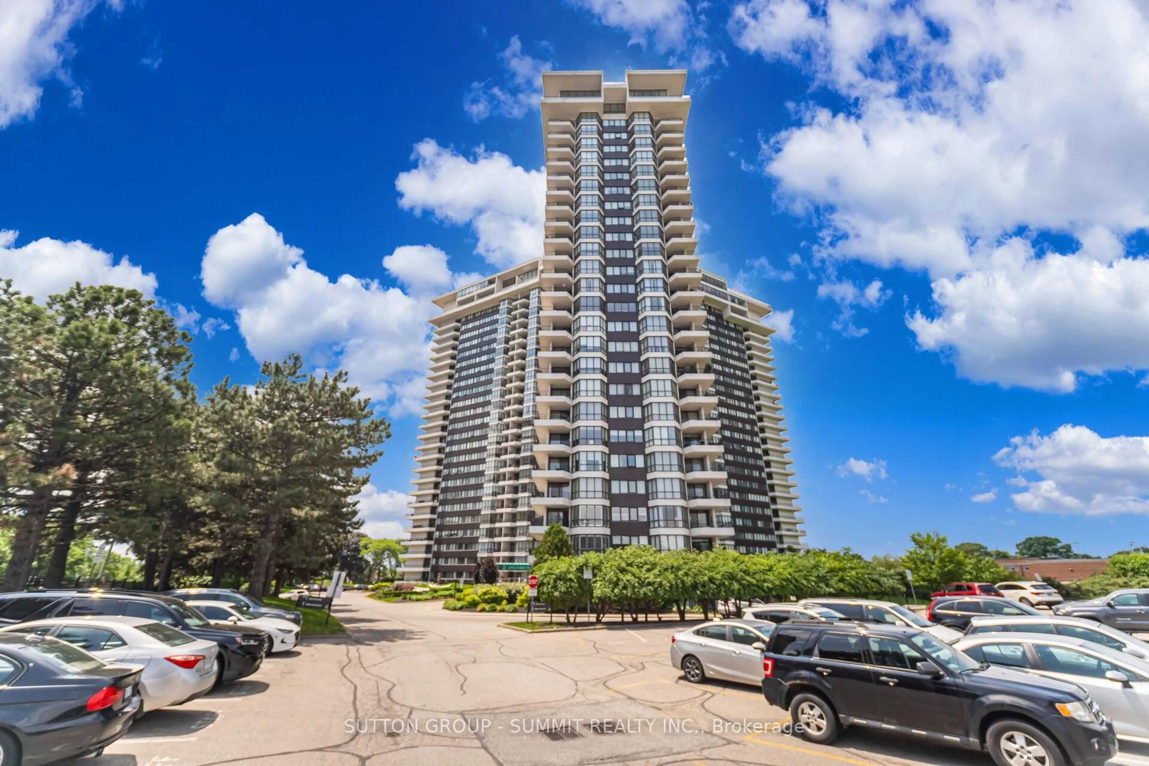 A pic from outside/outdoor area/front of a property/back of a property/a pic from drone, water/lake/river/ocean view for 1333 Bloor St #316, Mississauga Ontario L4Y 3T6