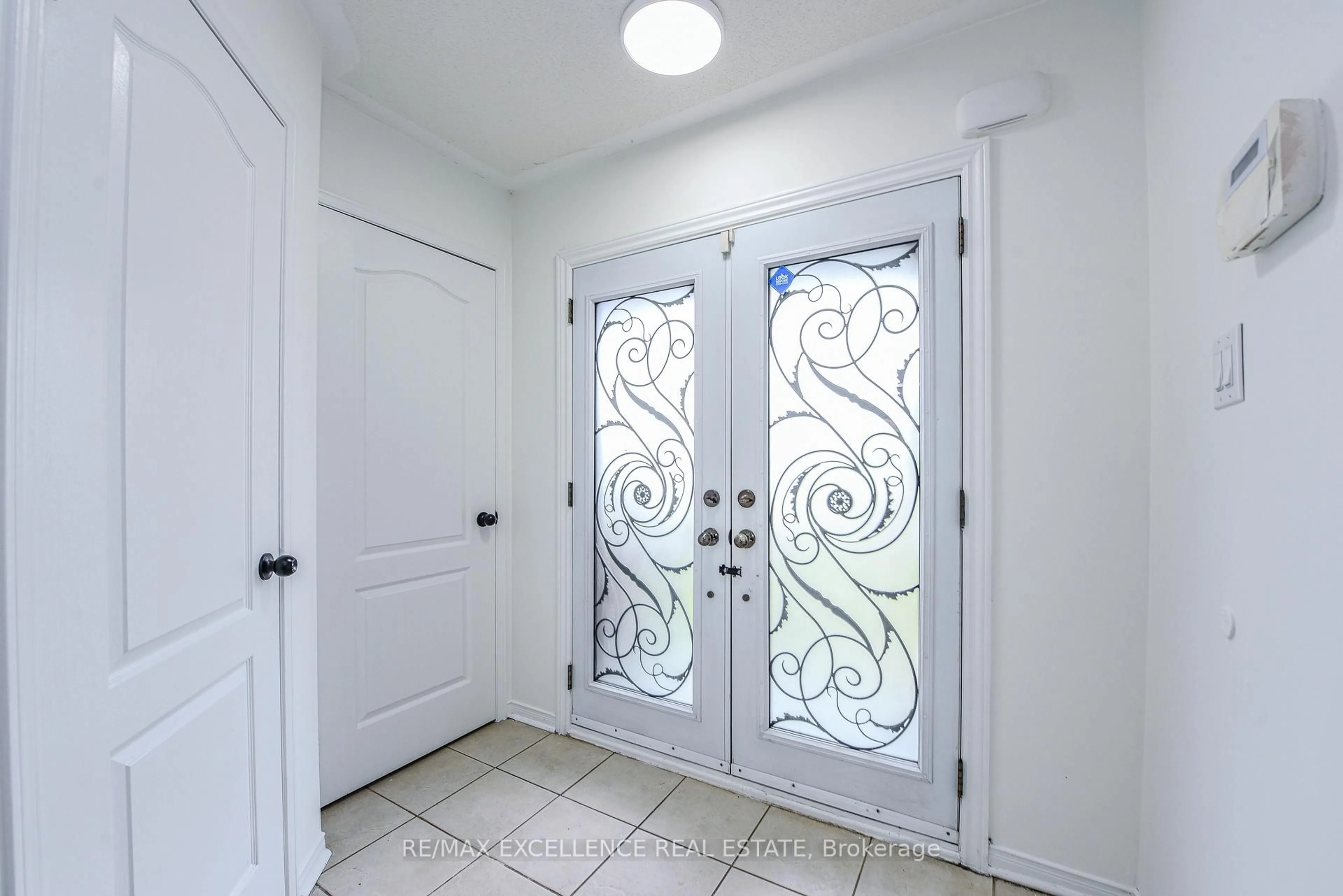 Indoor entryway for 78 Mccrimmon Dr, Brampton Ontario L7A 2Z3