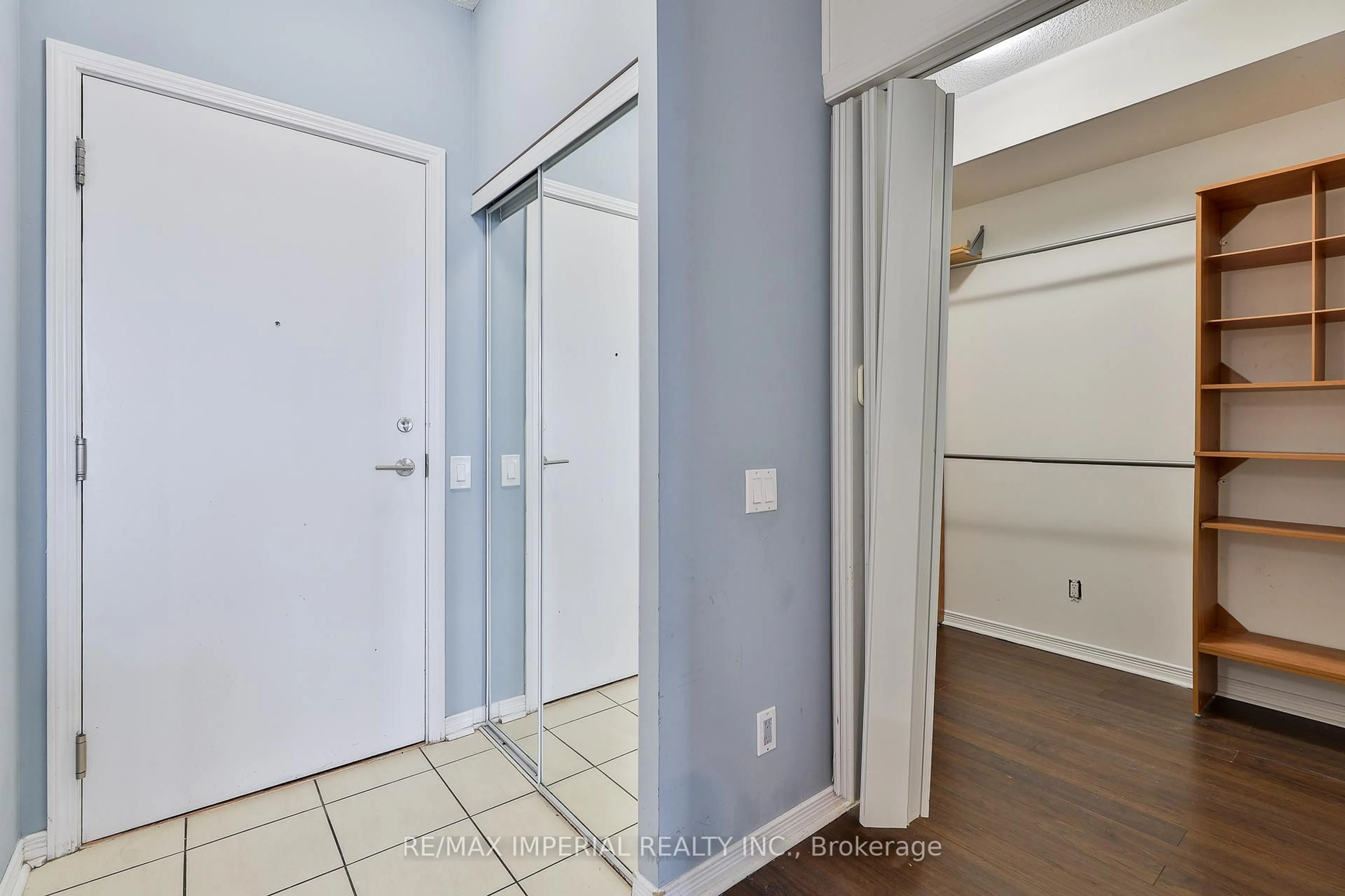 Indoor entryway for 60 Heintzman St #2403, Toronto Ontario M6P 5A1