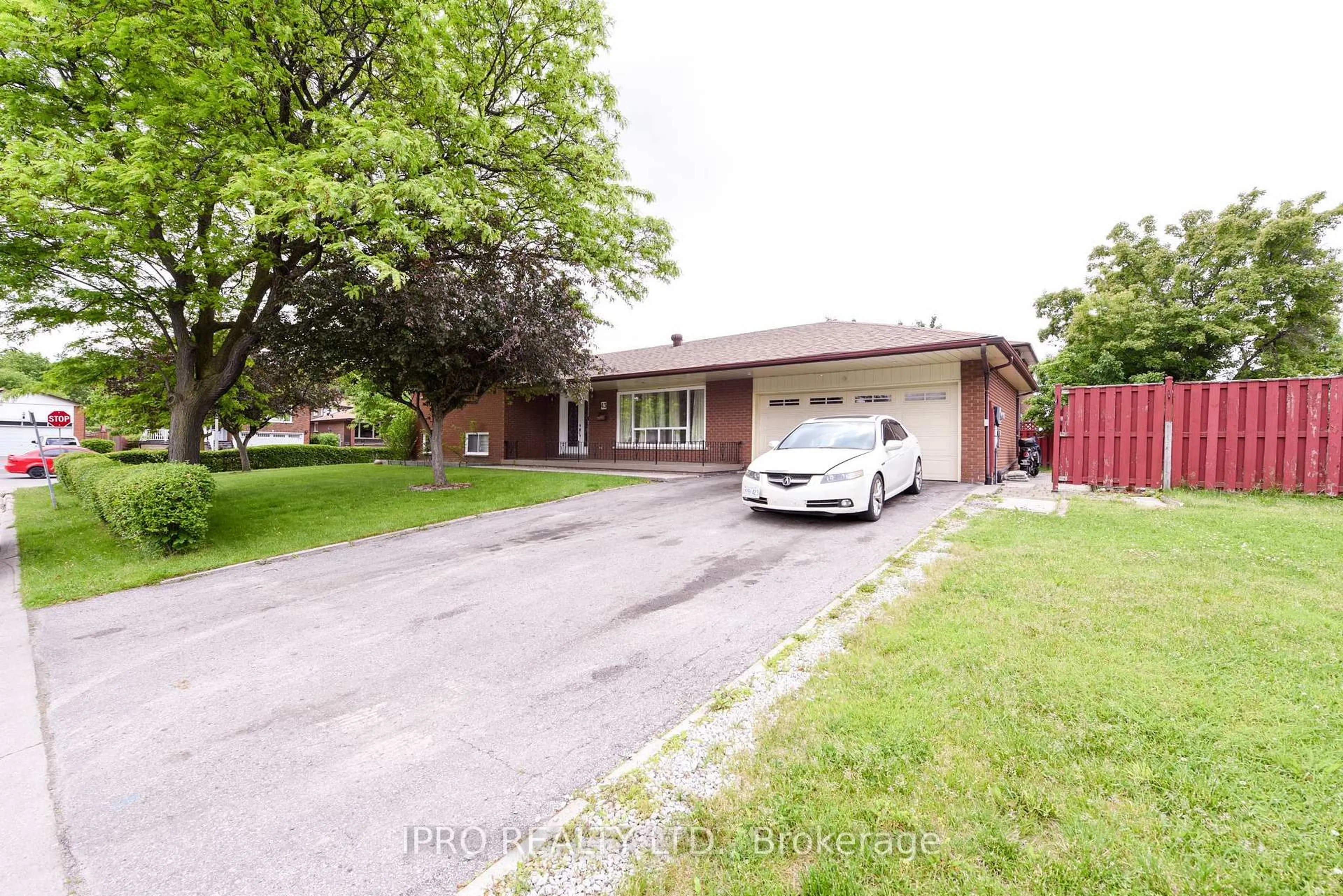 Home with brick exterior material, street for 43 Marchbank Cres, Brampton Ontario L6S 3A8