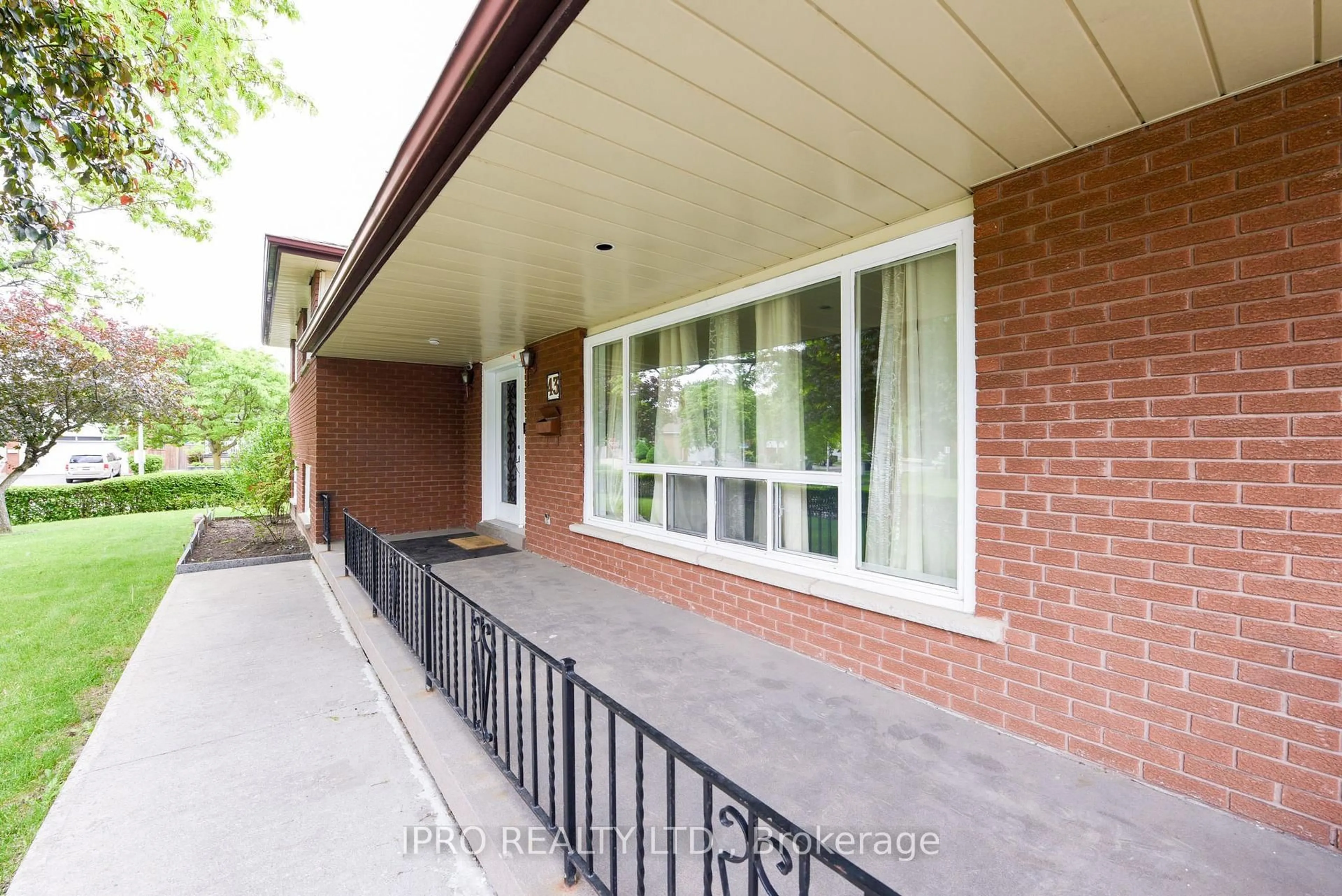 Unknown for 43 Marchbank Cres, Brampton Ontario L6S 3A8