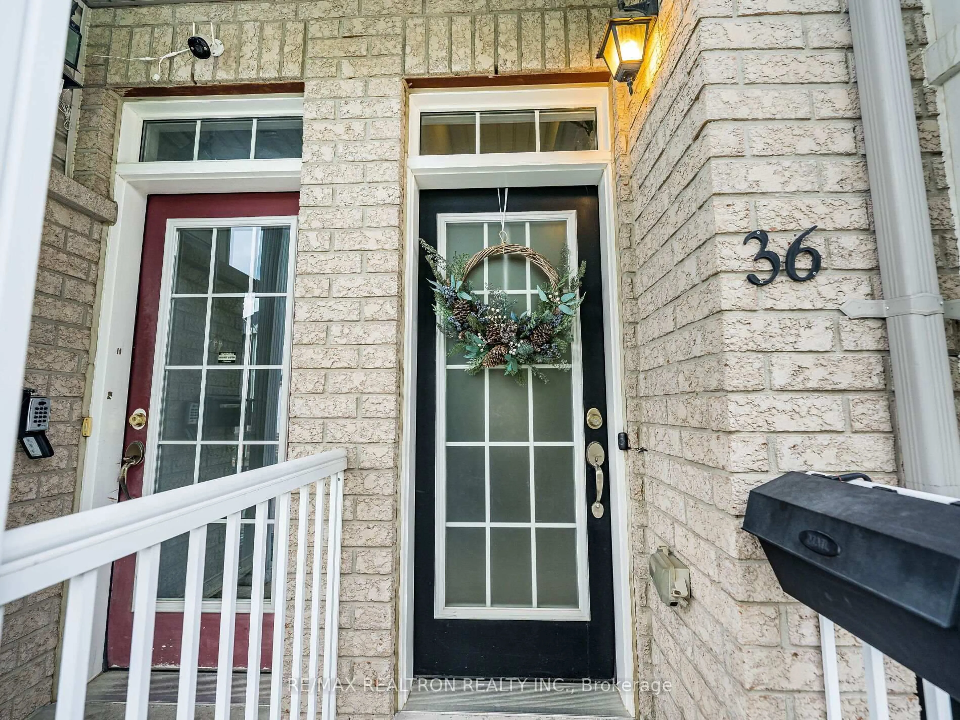 Indoor entryway for 36 Mantello Dr, Toronto Ontario M3J 0H5
