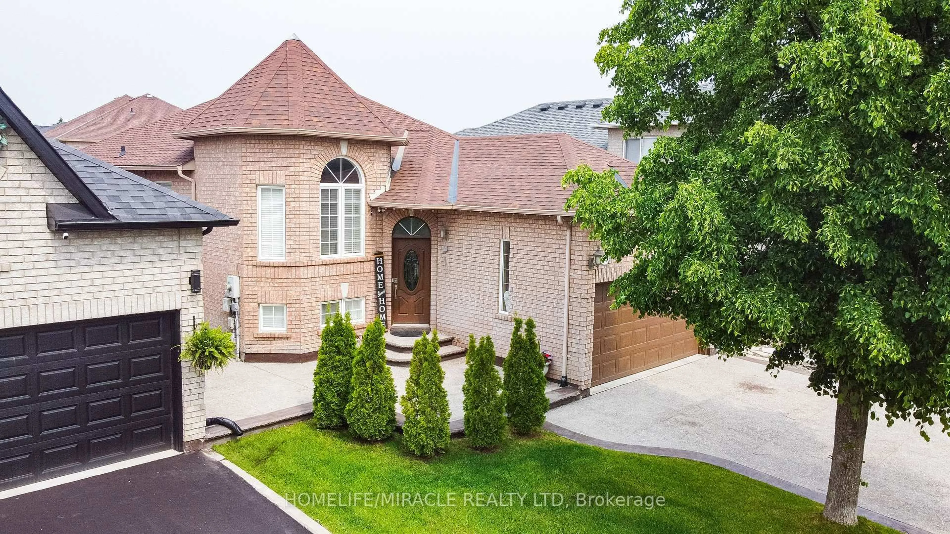 Home with brick exterior material, street for 44 Edgar Rd, Caledon Ontario L7E 2J9