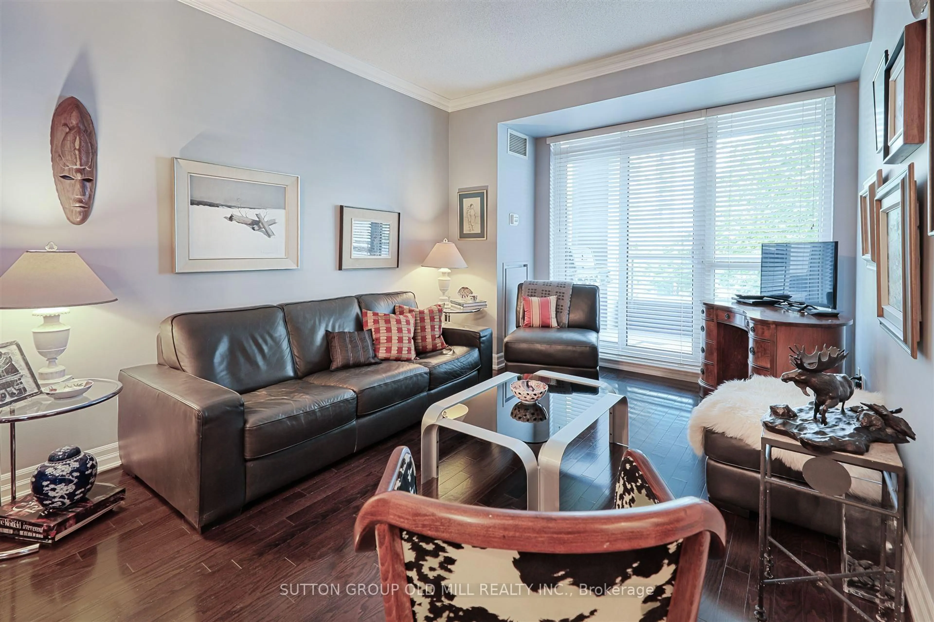 Living room with furniture, wood/laminate floor for 2087 Lake Shore Blvd #305, Toronto Ontario M8V 4G3