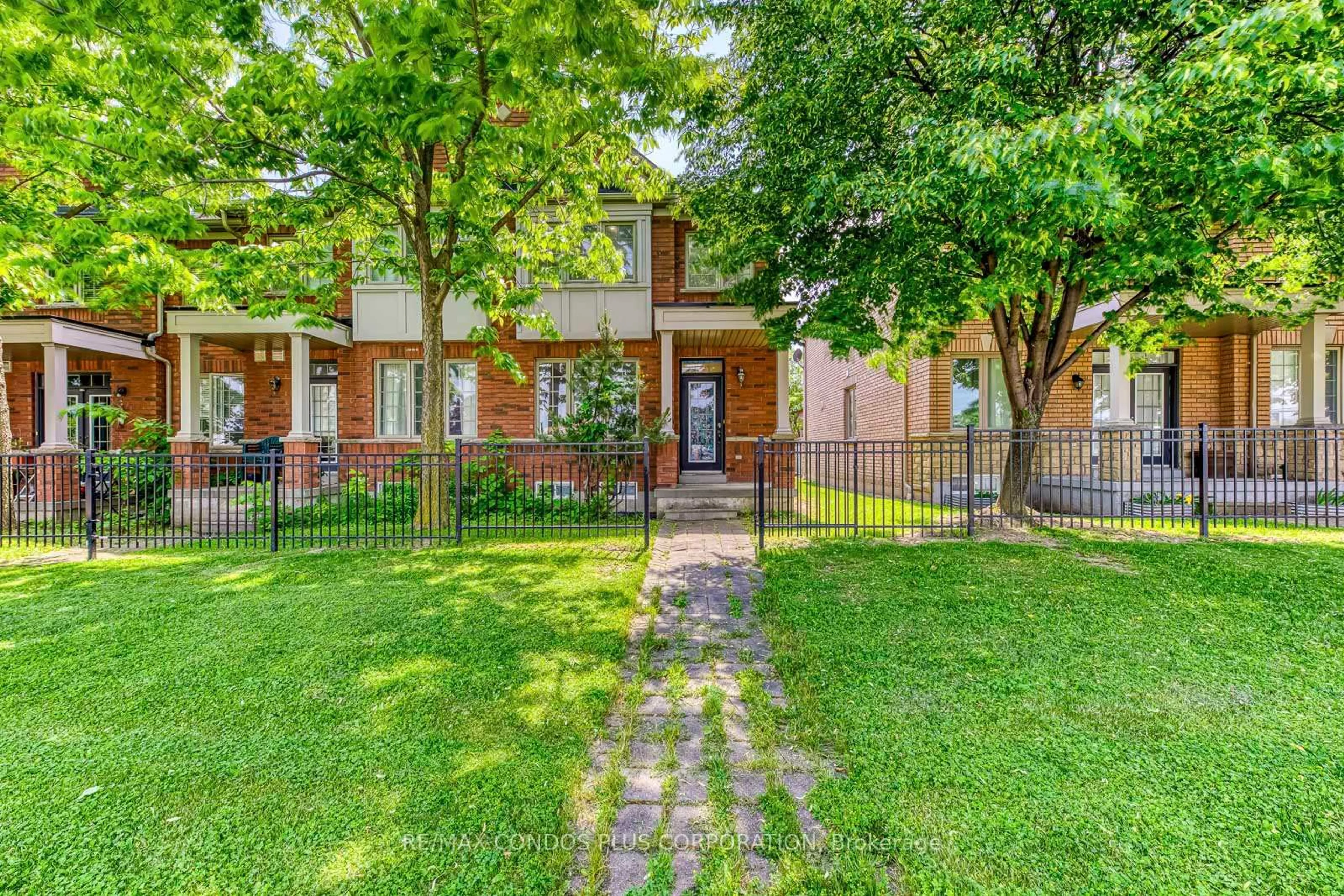 Unknown for 1015 Galesway Blvd #27, Mississauga Ontario L5V 0A8