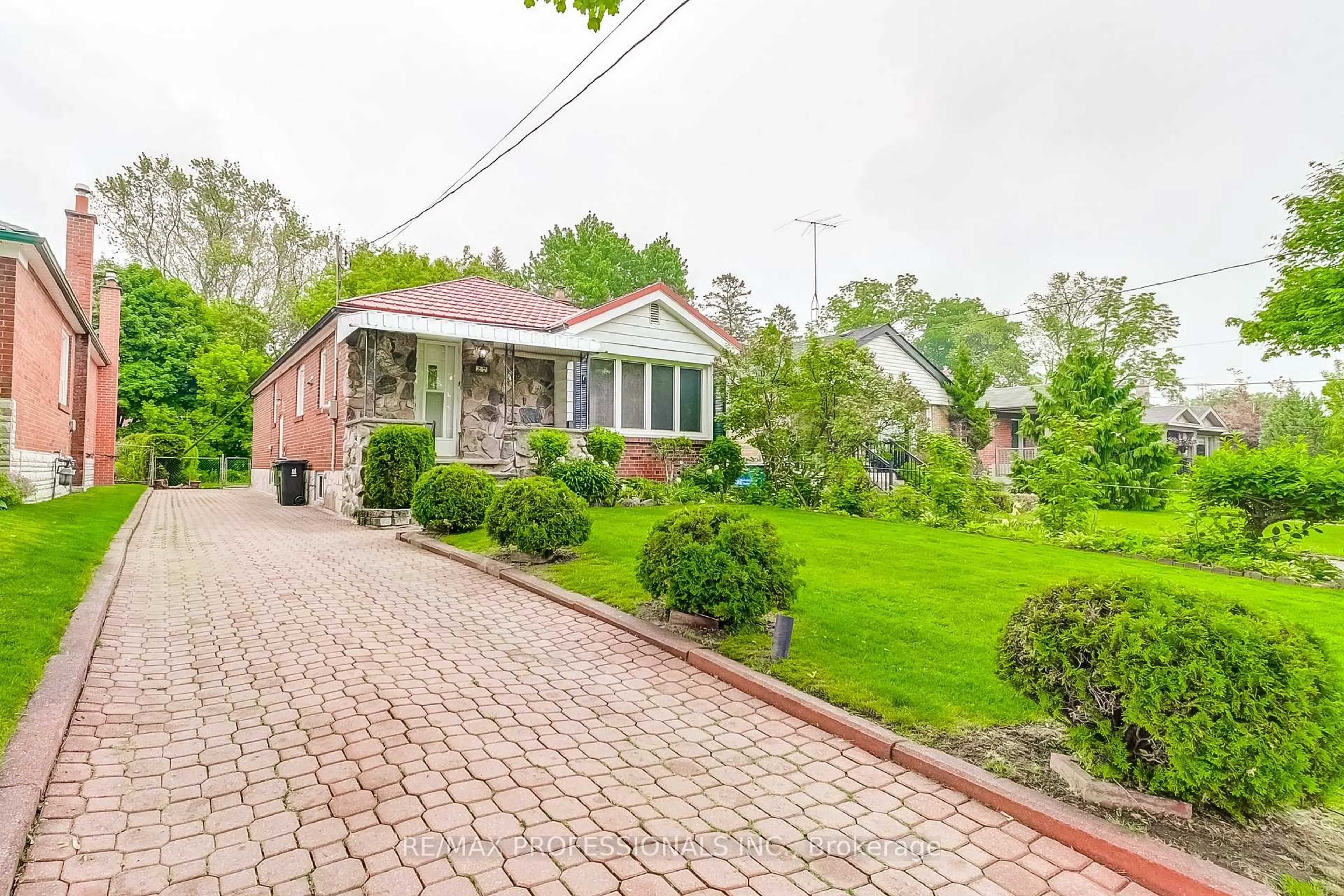 Unknown for 27 Northampton Dr, Toronto Ontario M9B 4S5