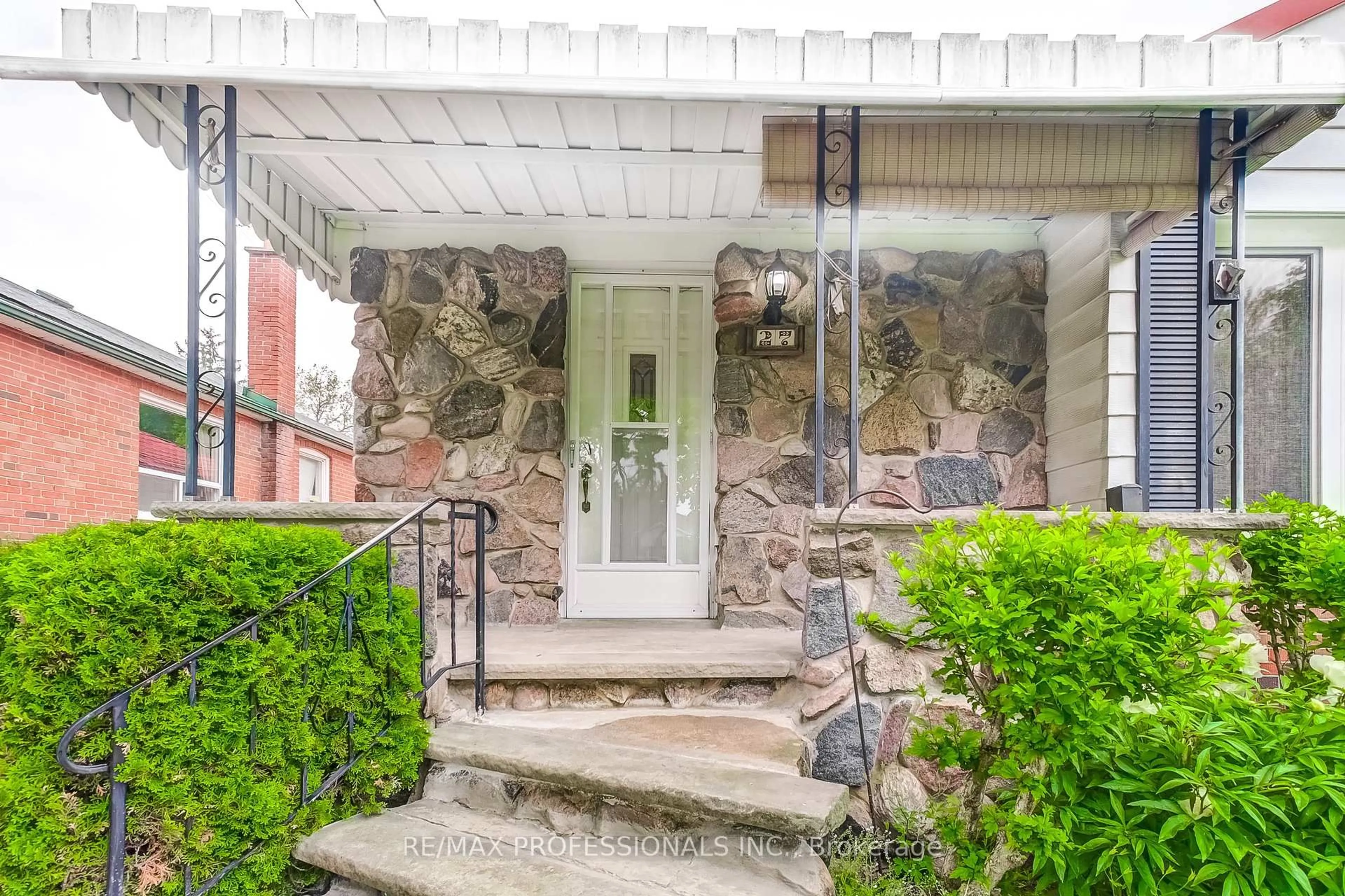 Unknown for 27 Northampton Dr, Toronto Ontario M9B 4S5