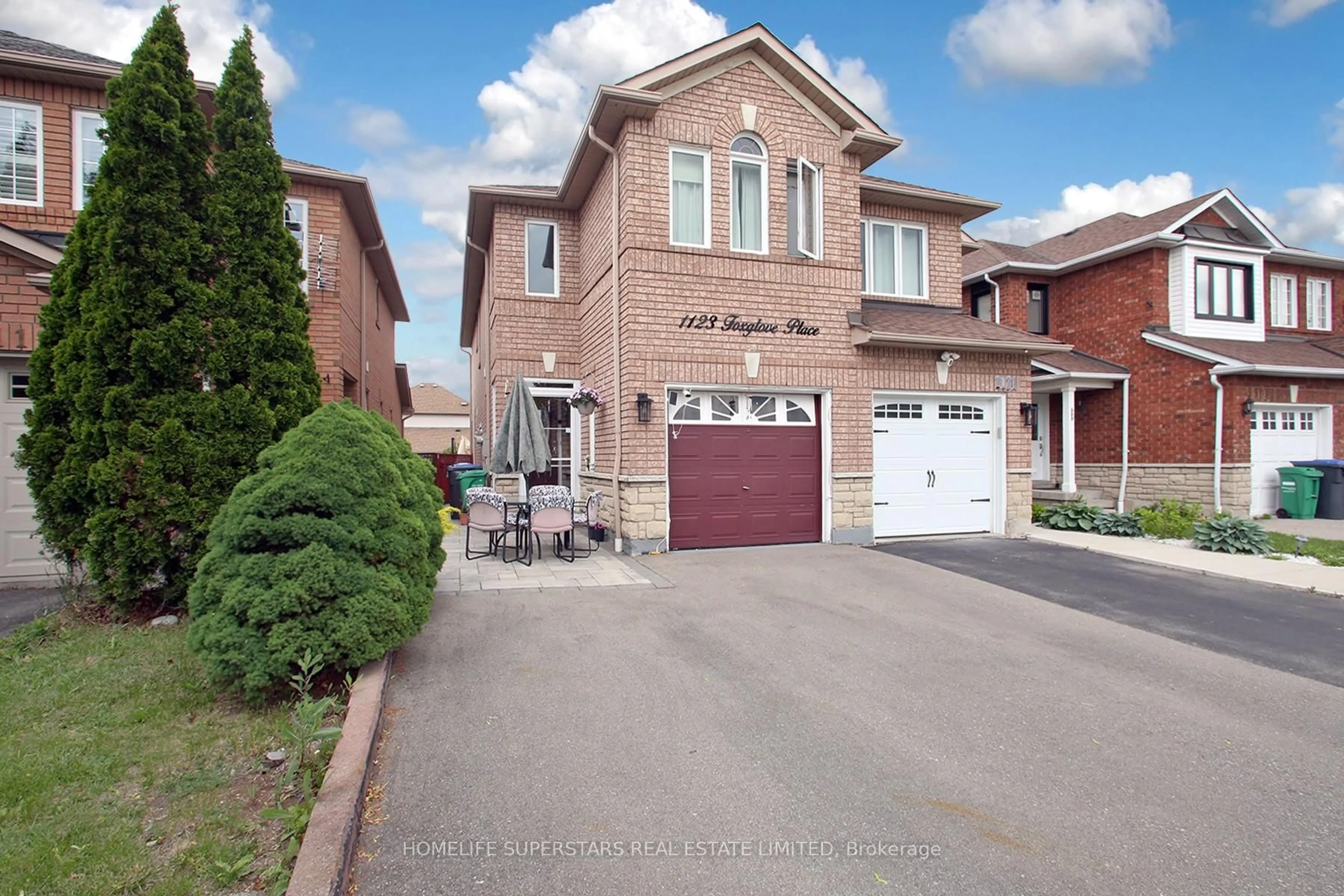 Home with brick exterior material, street for 1123 Foxglove Pl, Mississauga Ontario L5V 2N4