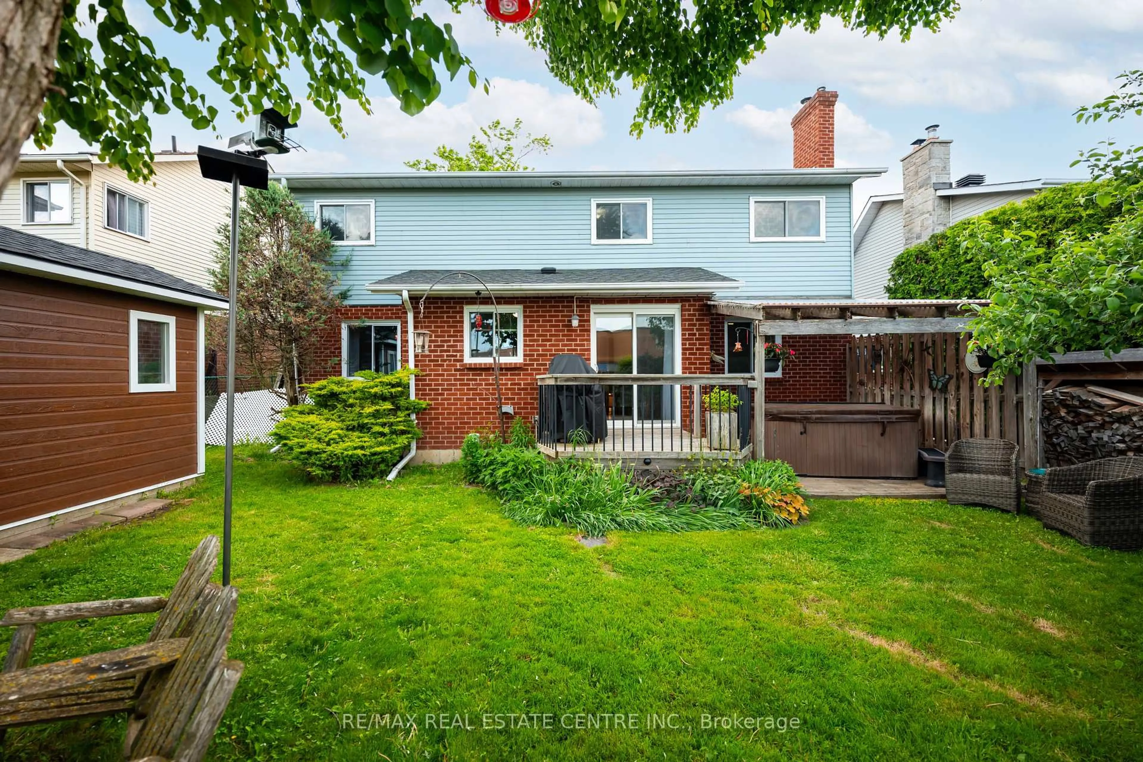 A pic from outside/outdoor area/front of a property/back of a property/a pic from drone, street for 8 Passmore Ave, Orangeville Ontario L9W 4E2
