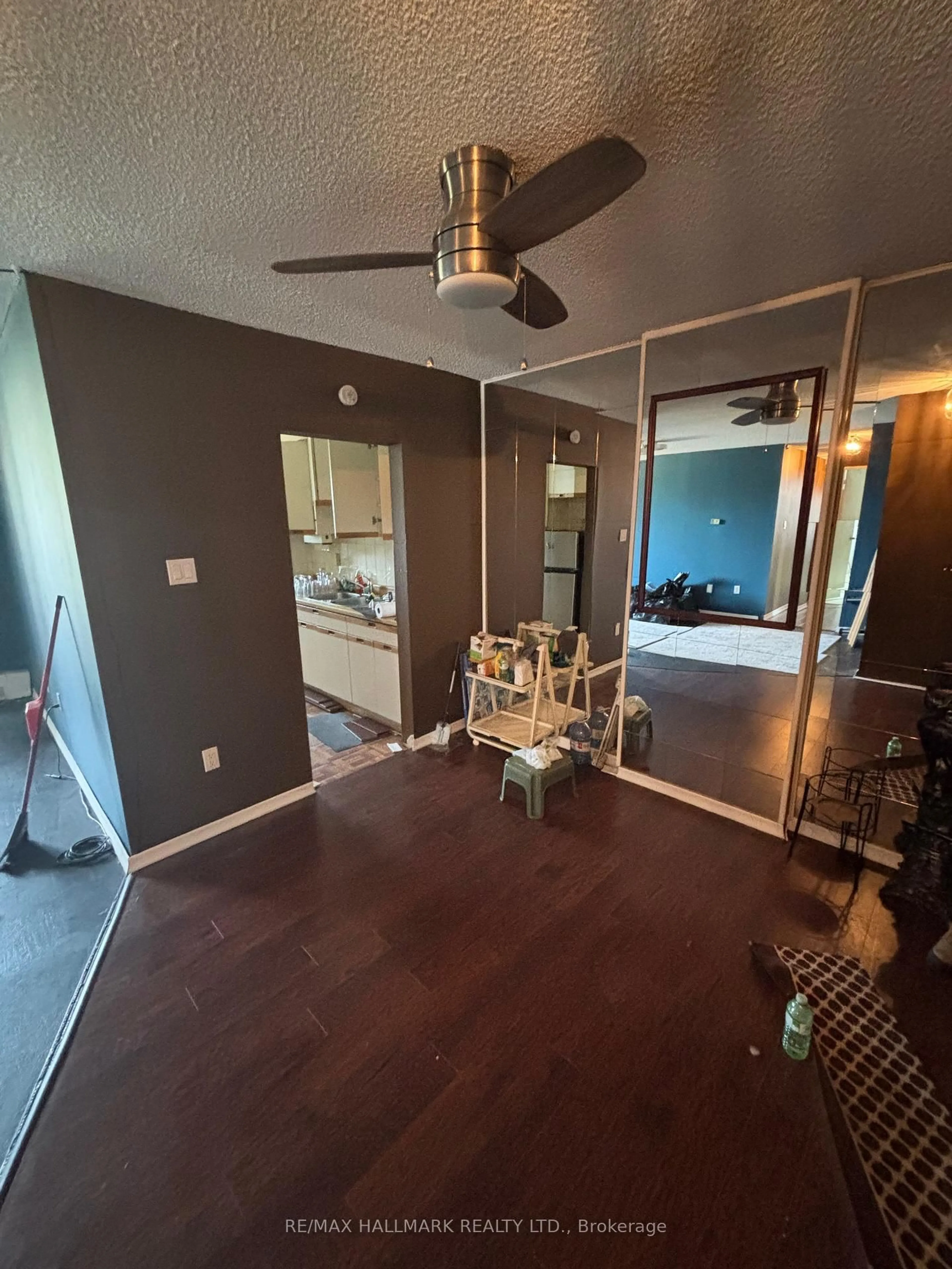 A pic of a room for 1625 Bloor St #213, Mississauga Ontario L4X 1S3