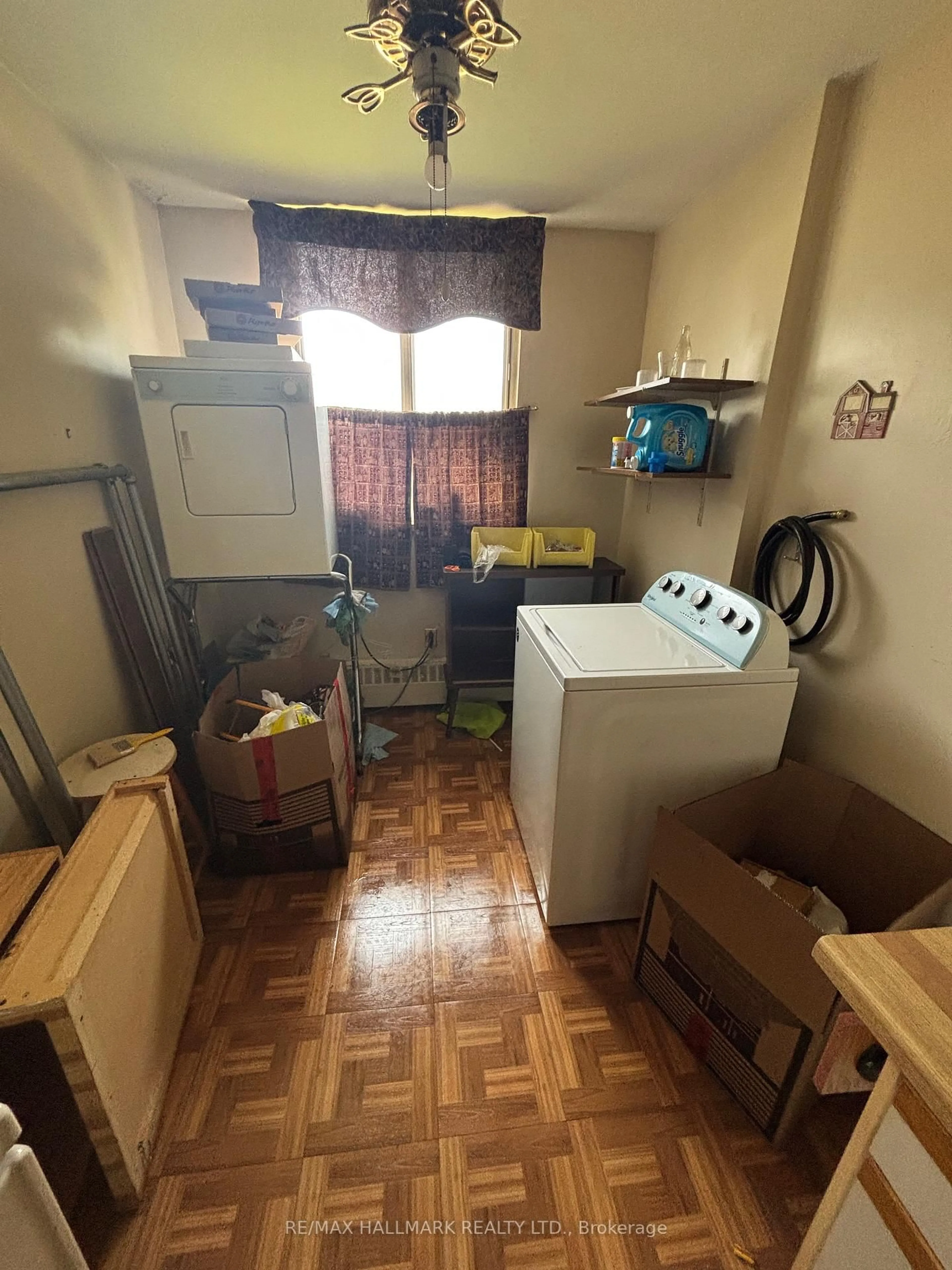 A pic of a room for 1625 Bloor St #213, Mississauga Ontario L4X 1S3