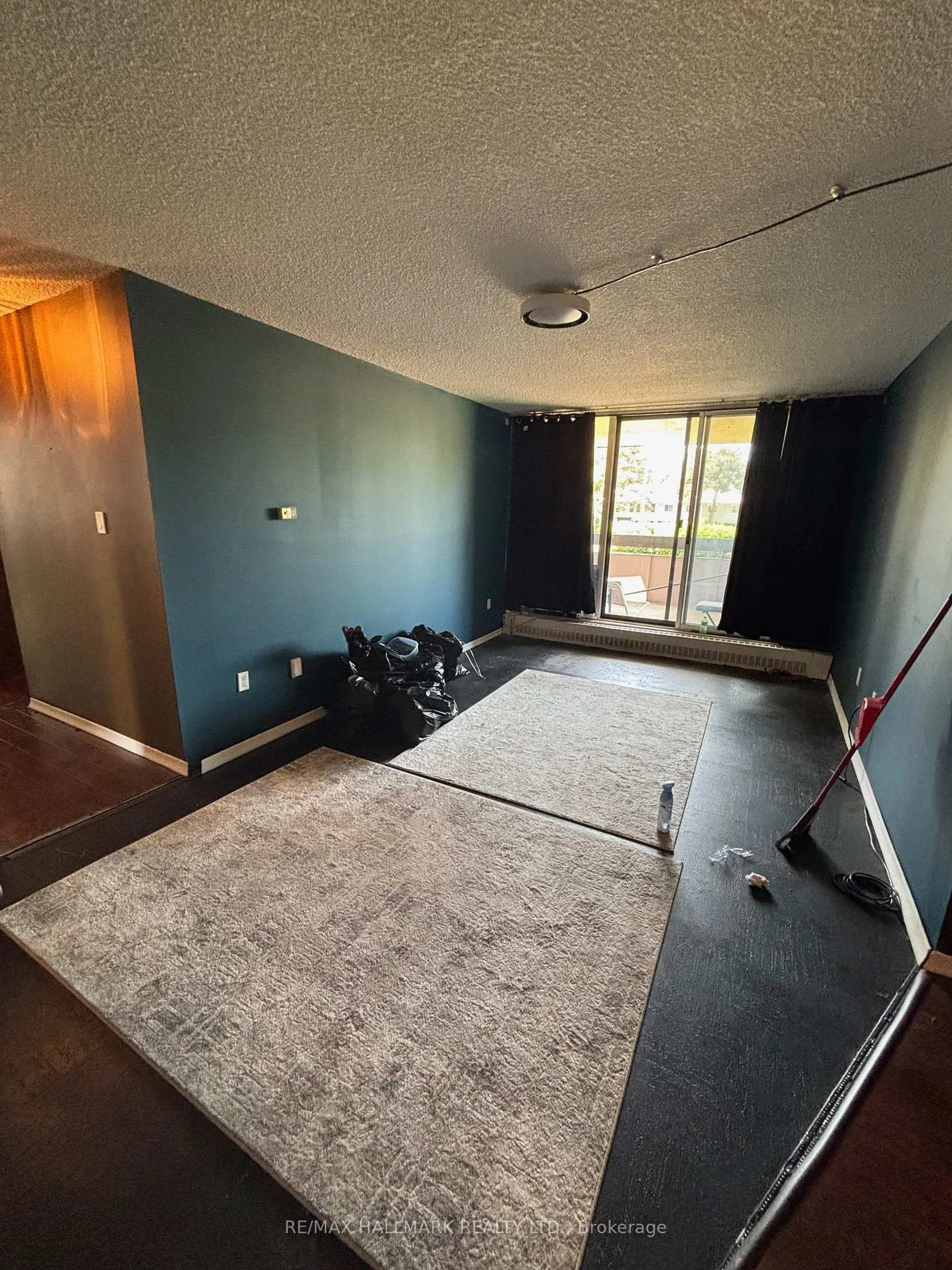 A pic of a room for 1625 Bloor St #213, Mississauga Ontario L4X 1S3
