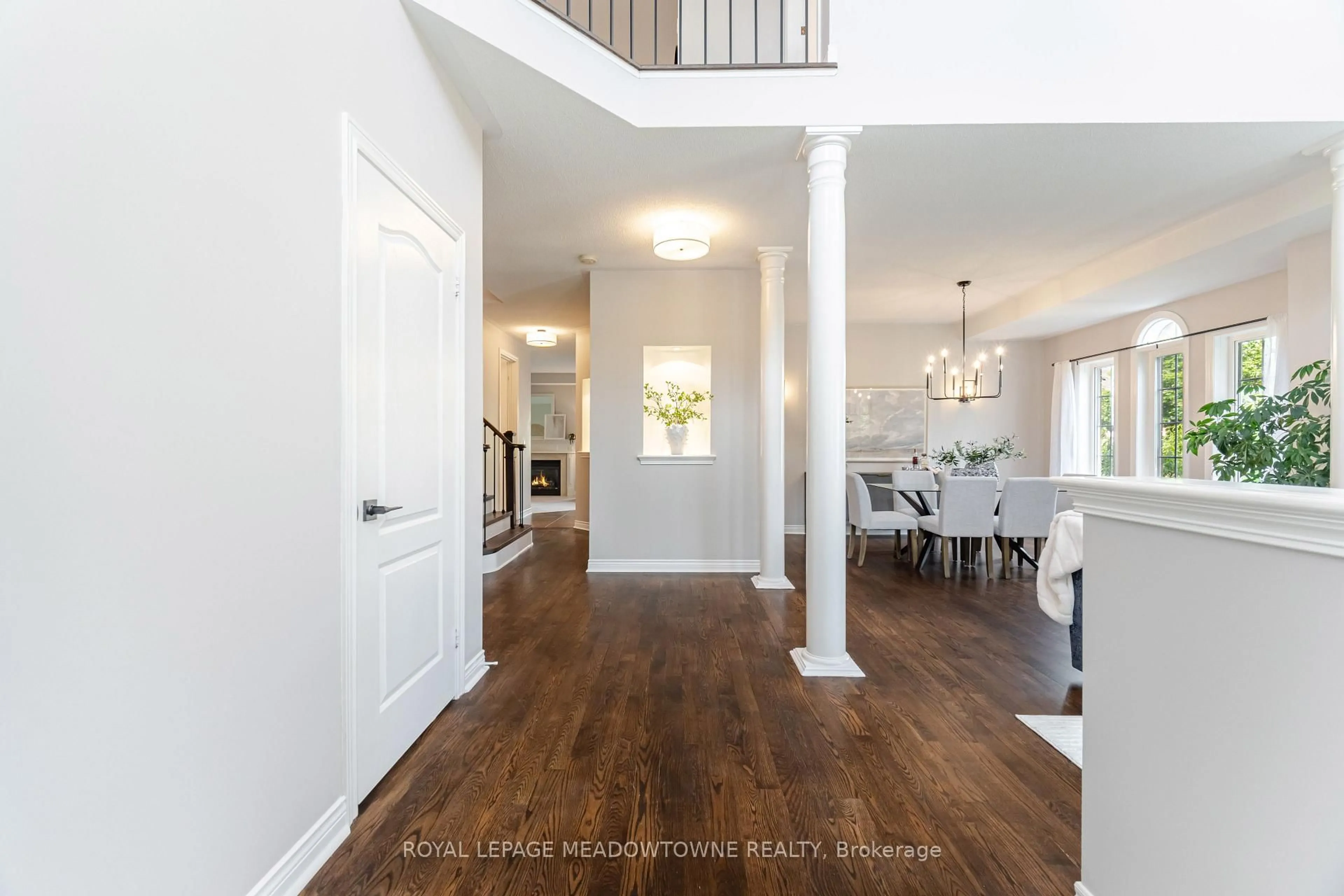 Indoor entryway for 6944 Johnson Wagon Cres, Mississauga Ontario L5W 1B2