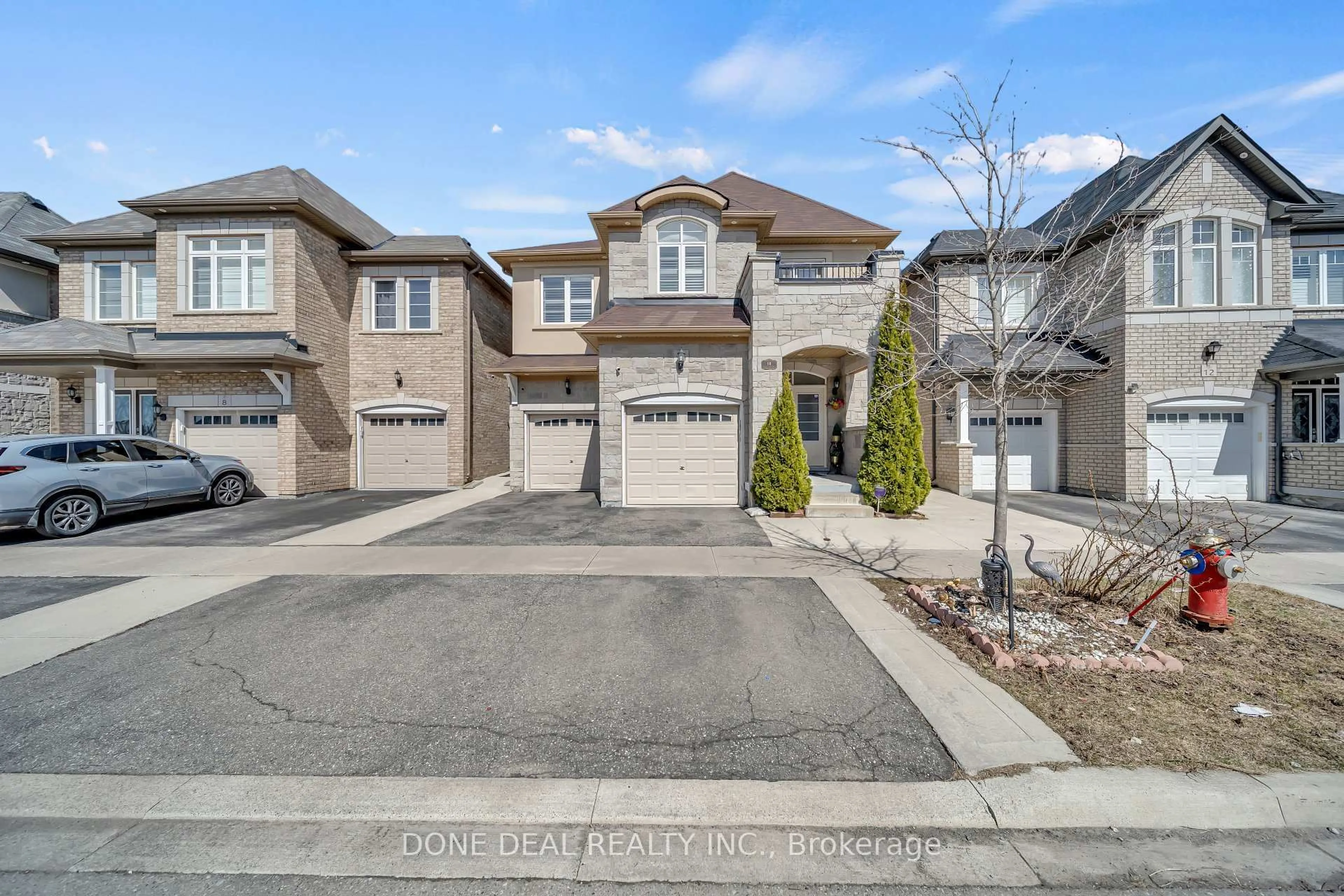 Unknown for 10 Lola Cres, Brampton Ontario L7A 4J7